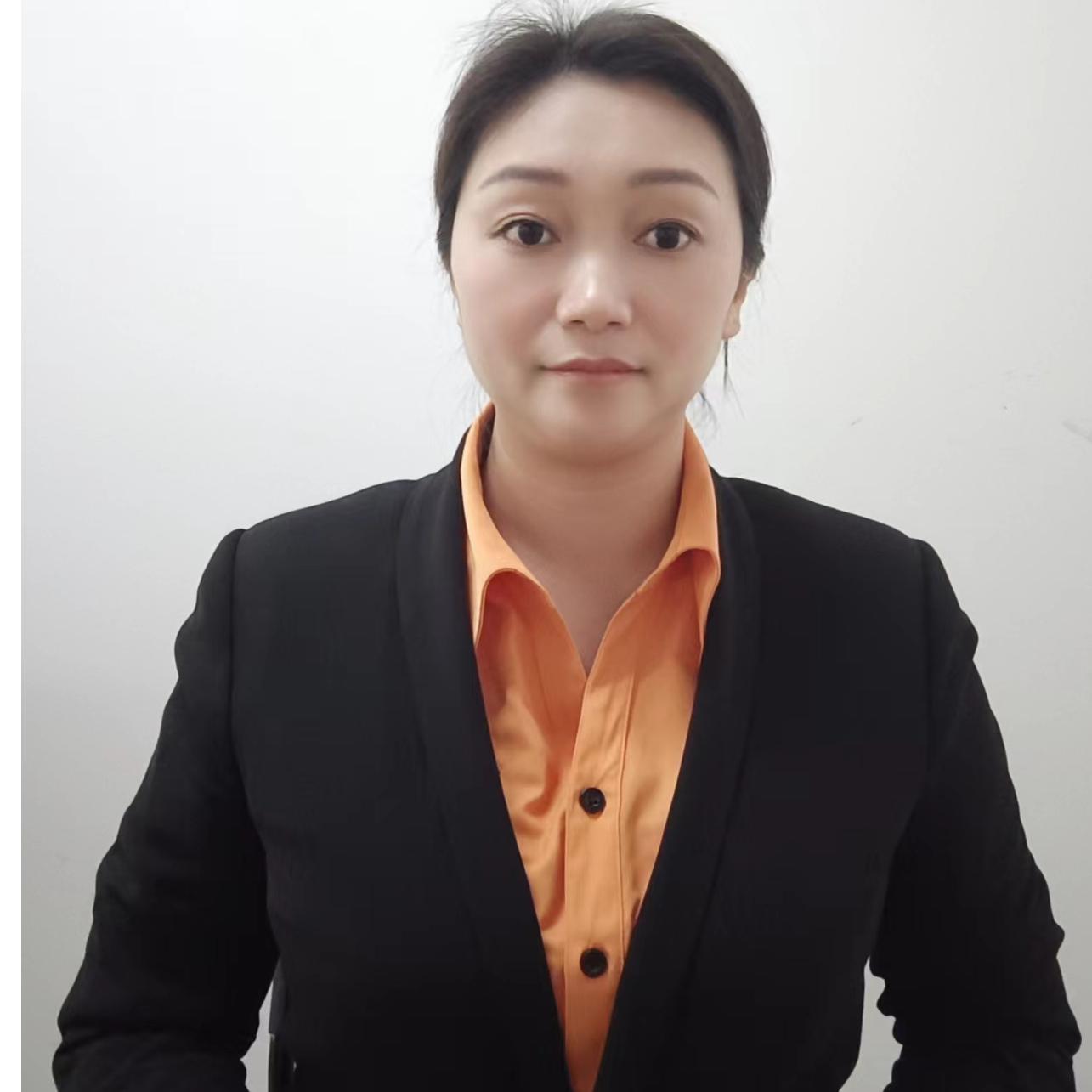 王丽影