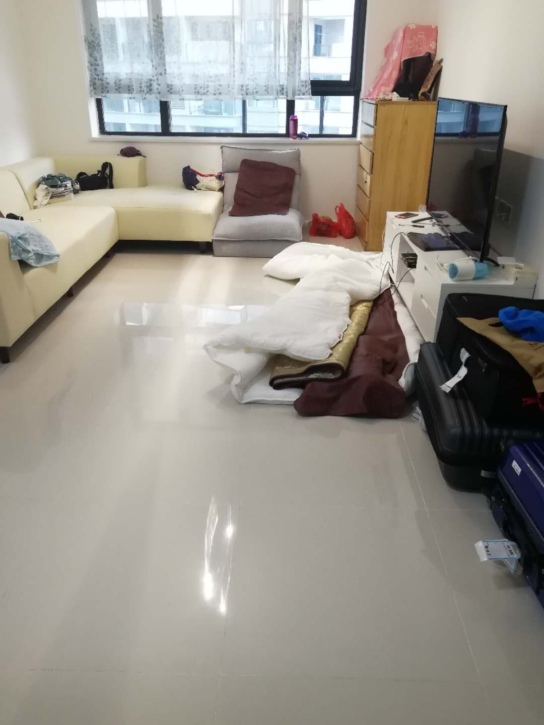 大胆谈价 滨海大道海景房中间楼层