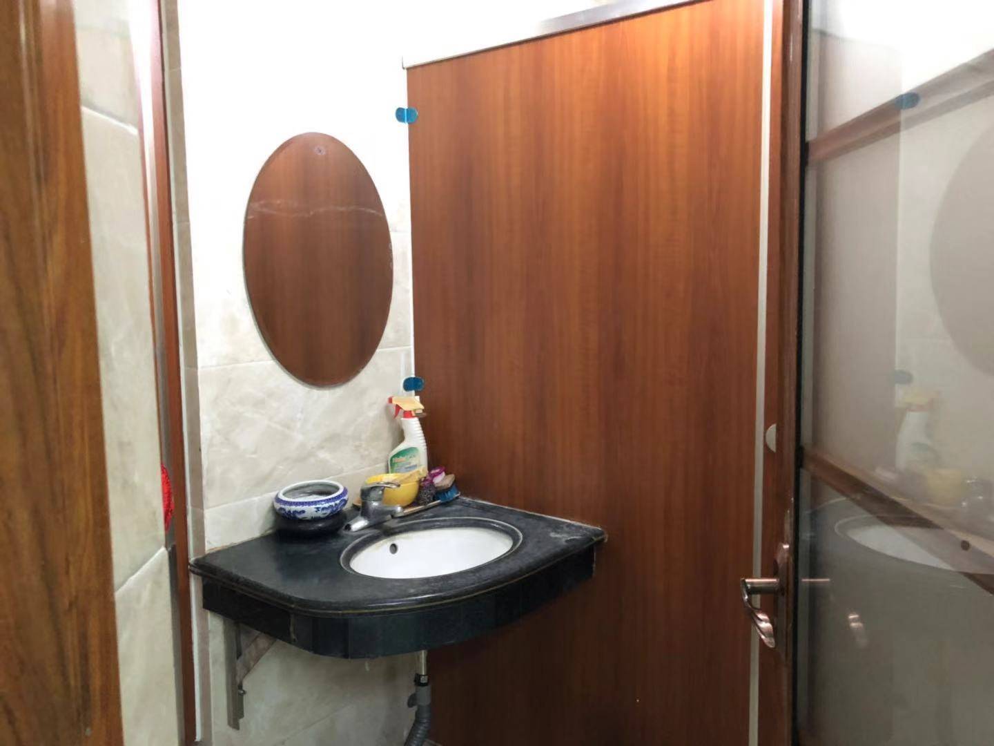 卫生间1