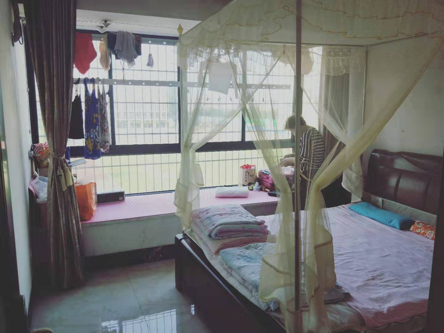 次卧