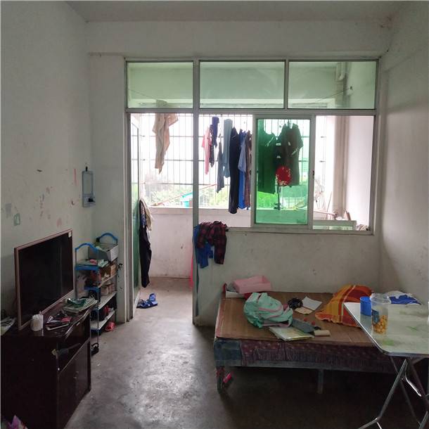 27小对面 通华小区 精装2房