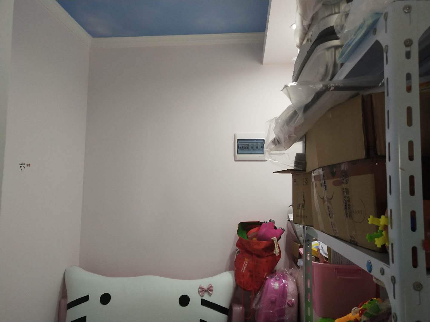 次卧