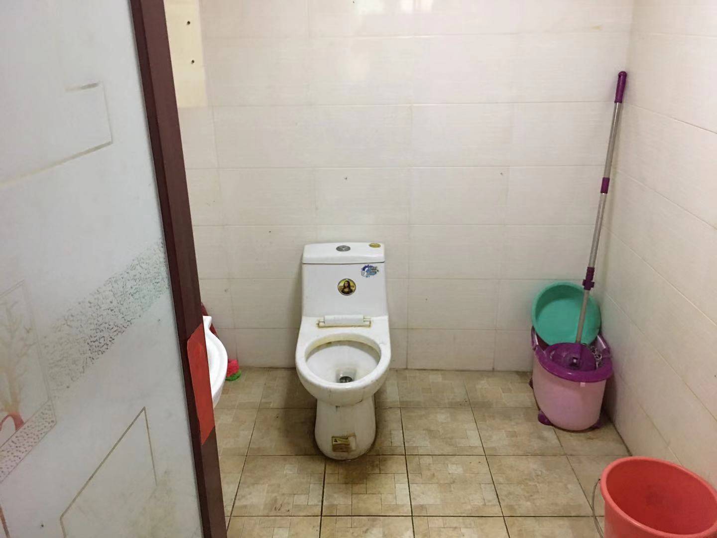 卫生间1
