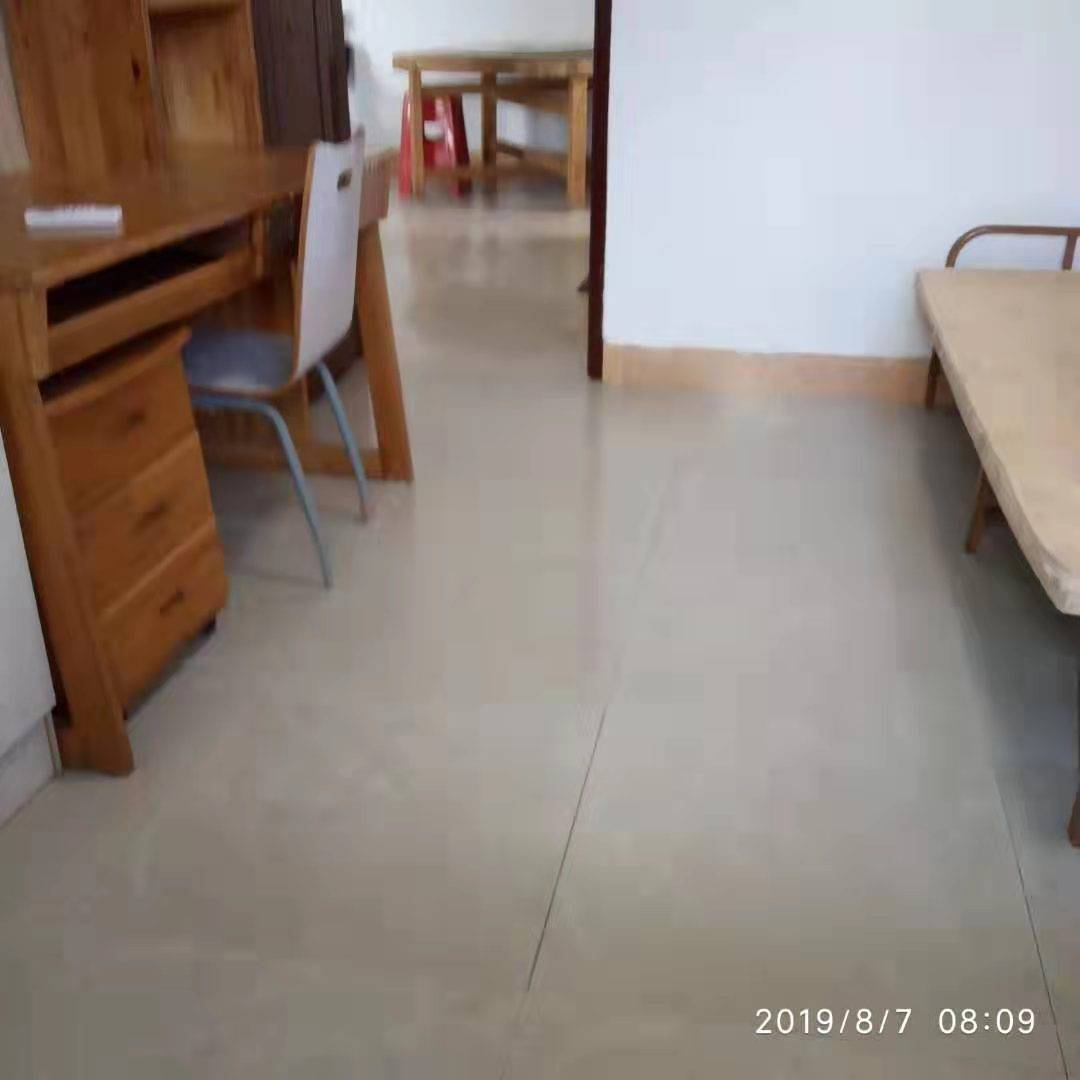 次卧