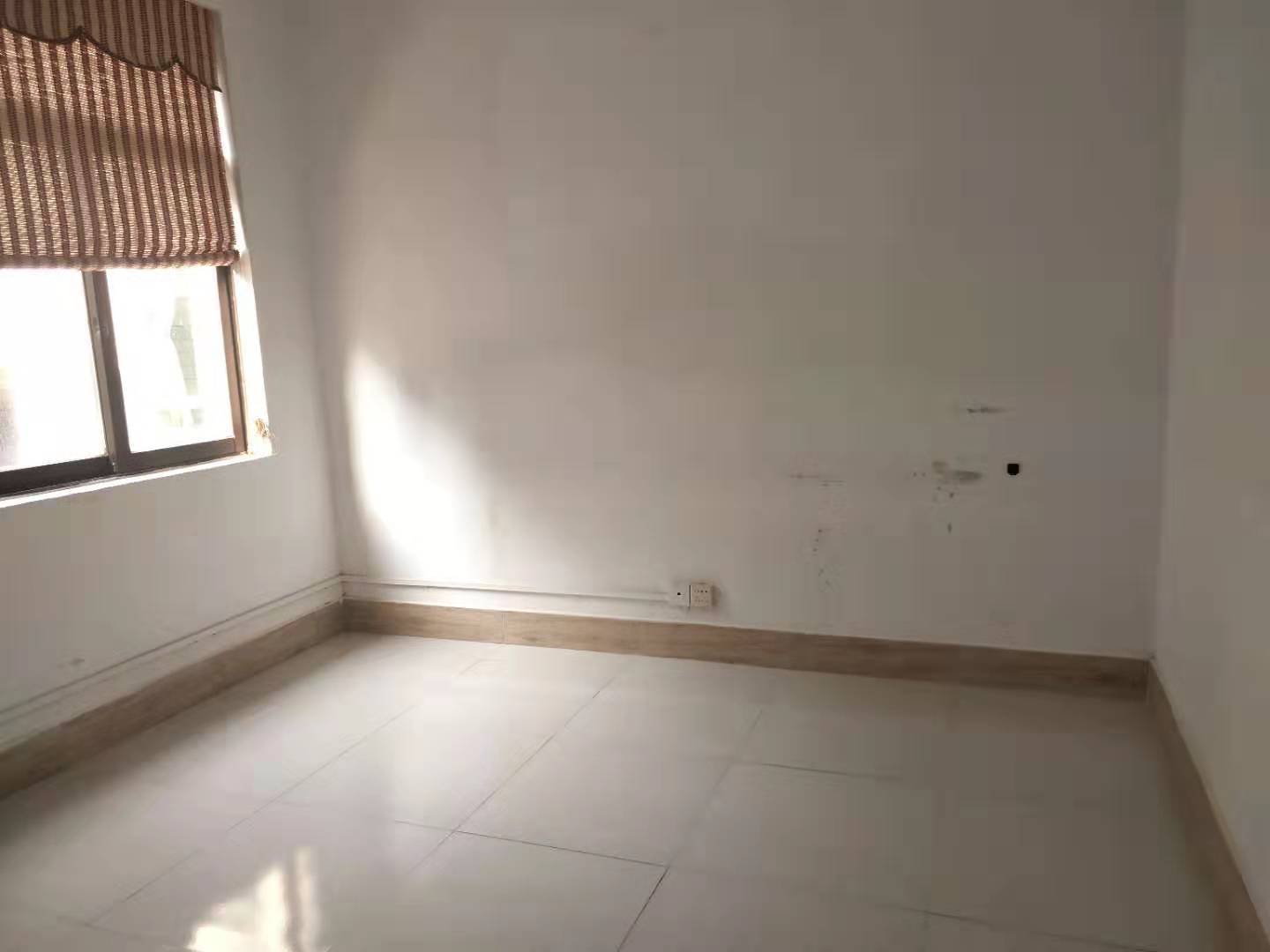 次卧5