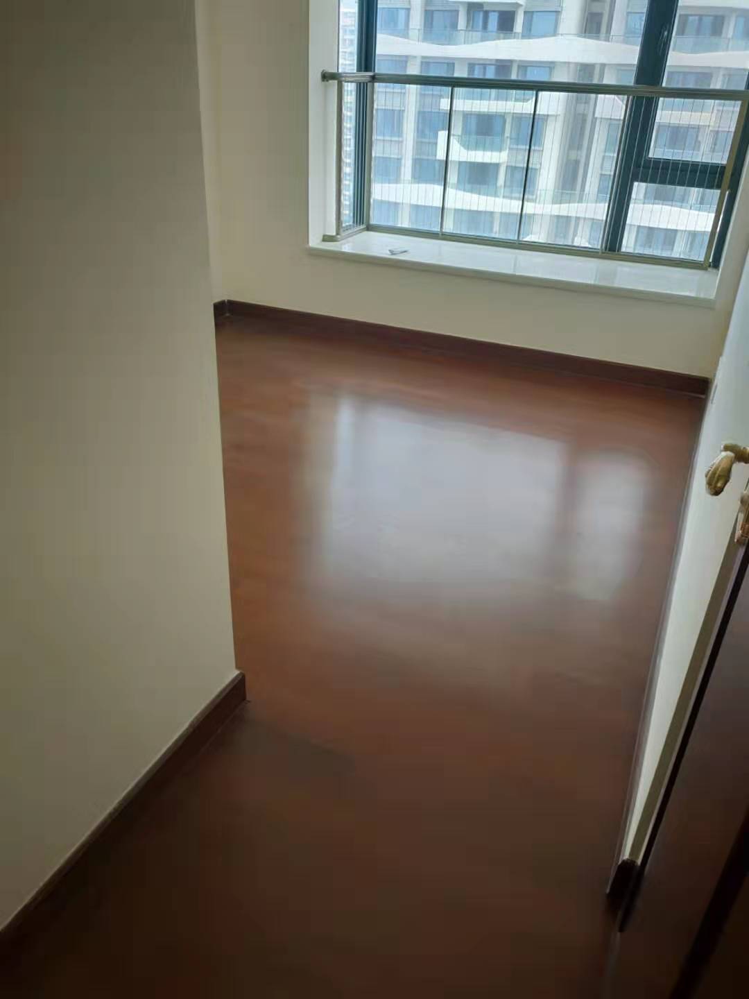 次卧1