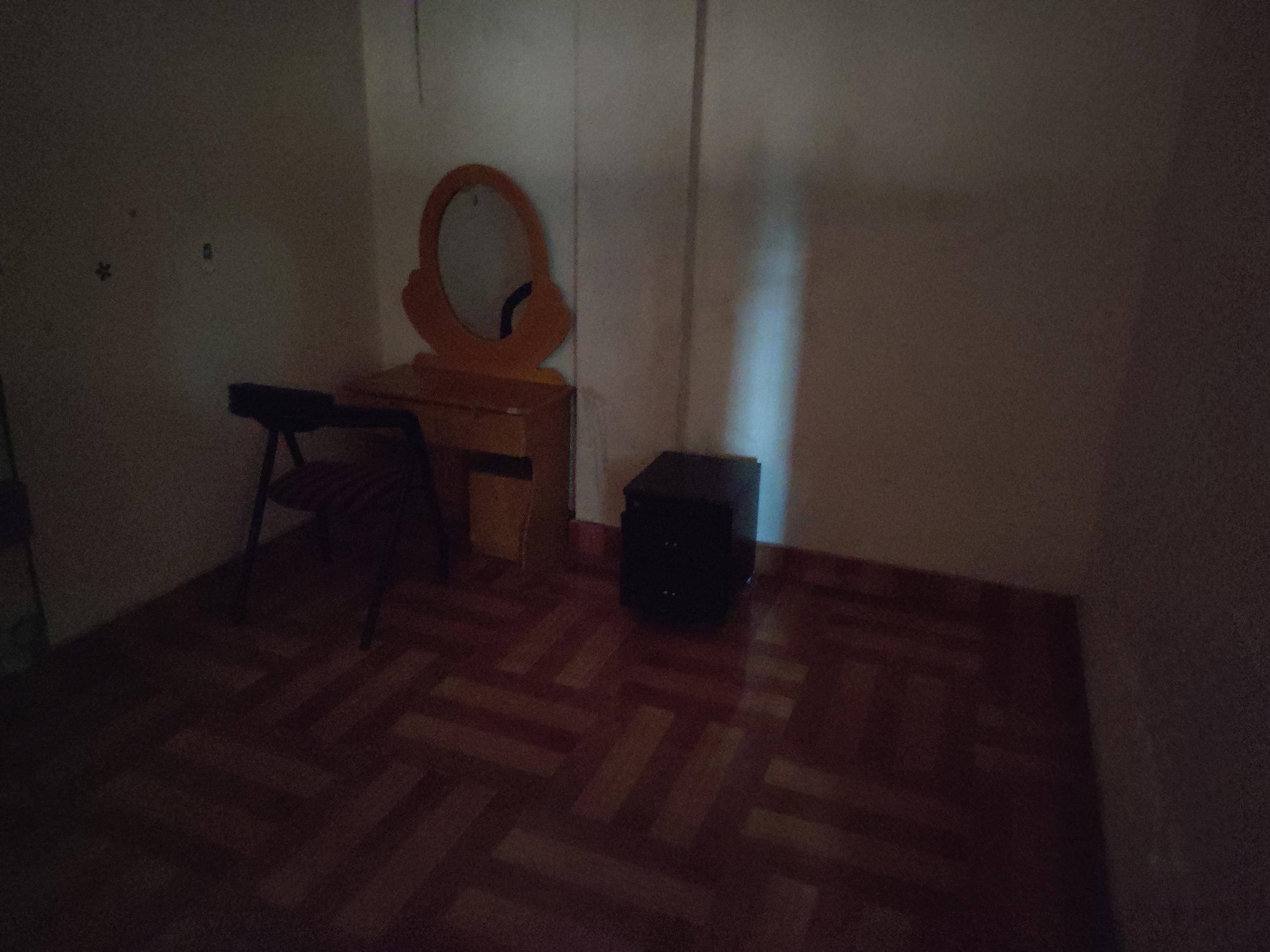 次卧1