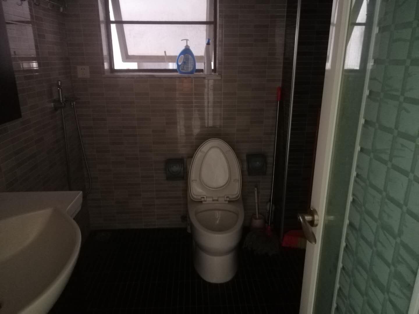 卫生间1