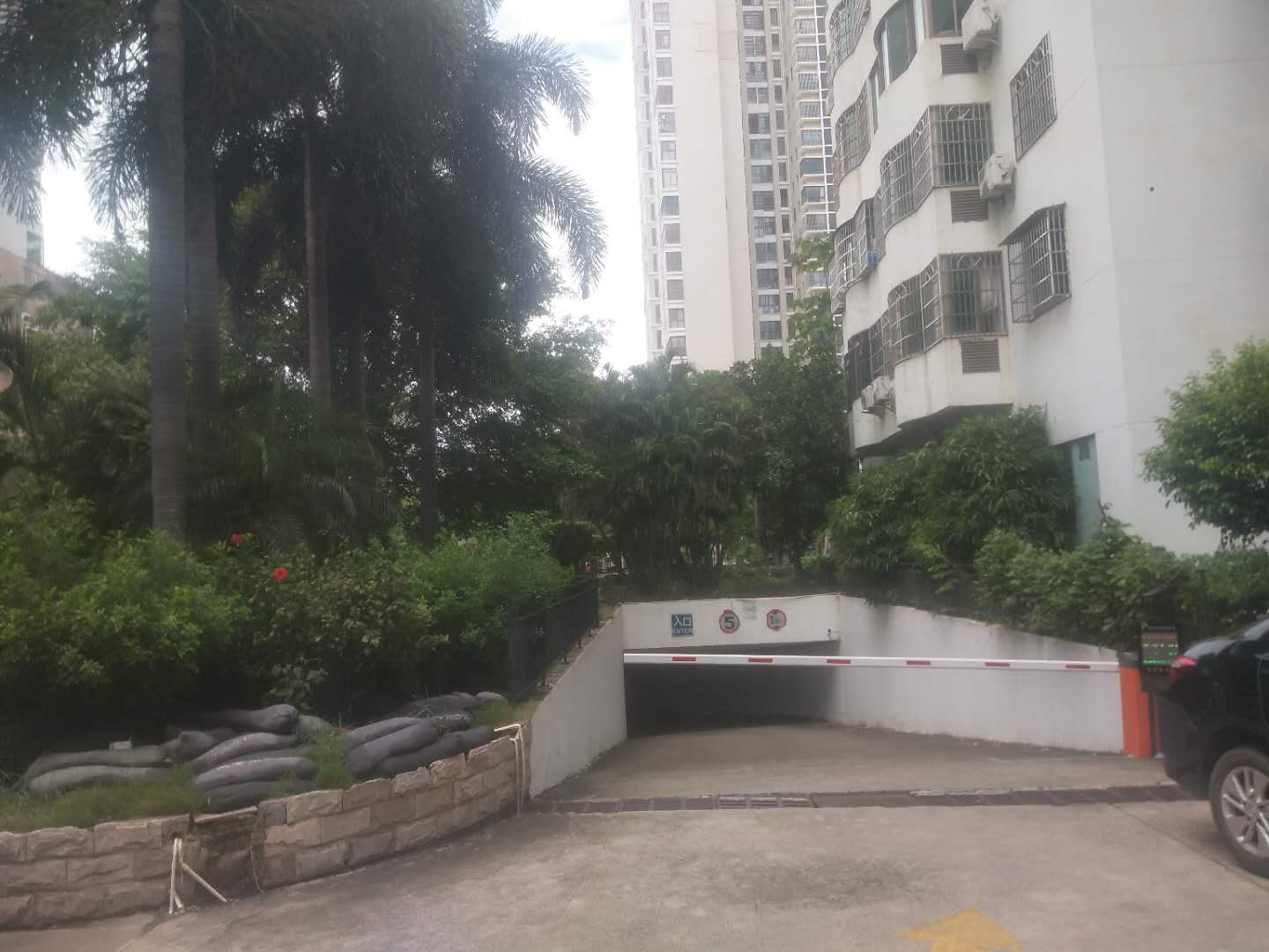 次卧1