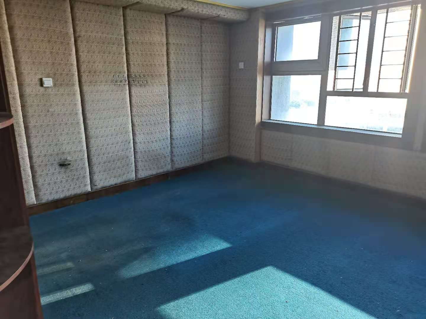 安信大厦小区业主急售 精装修 楼层好