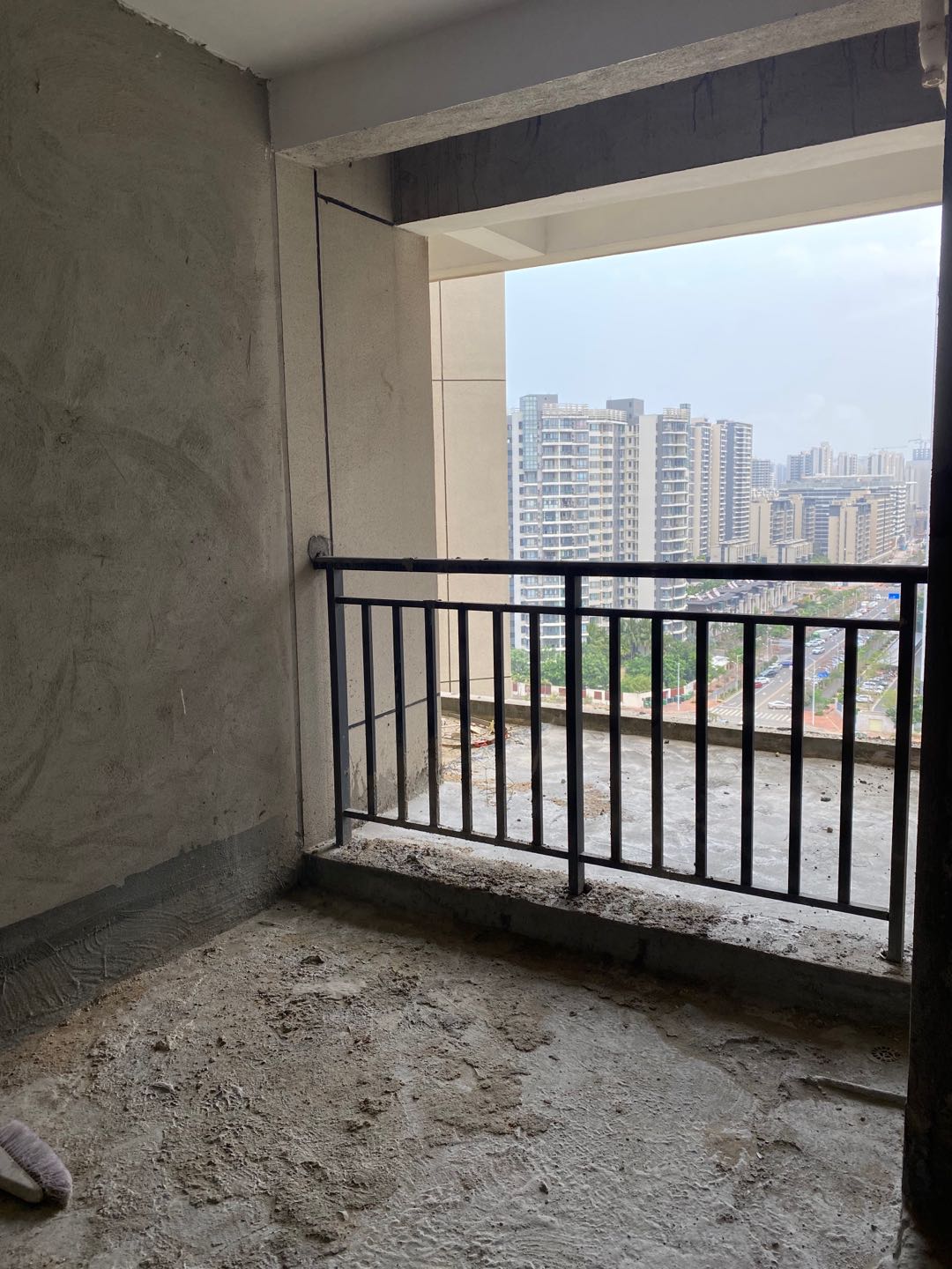 东汇西海岸三房二厅一卫东南朝向