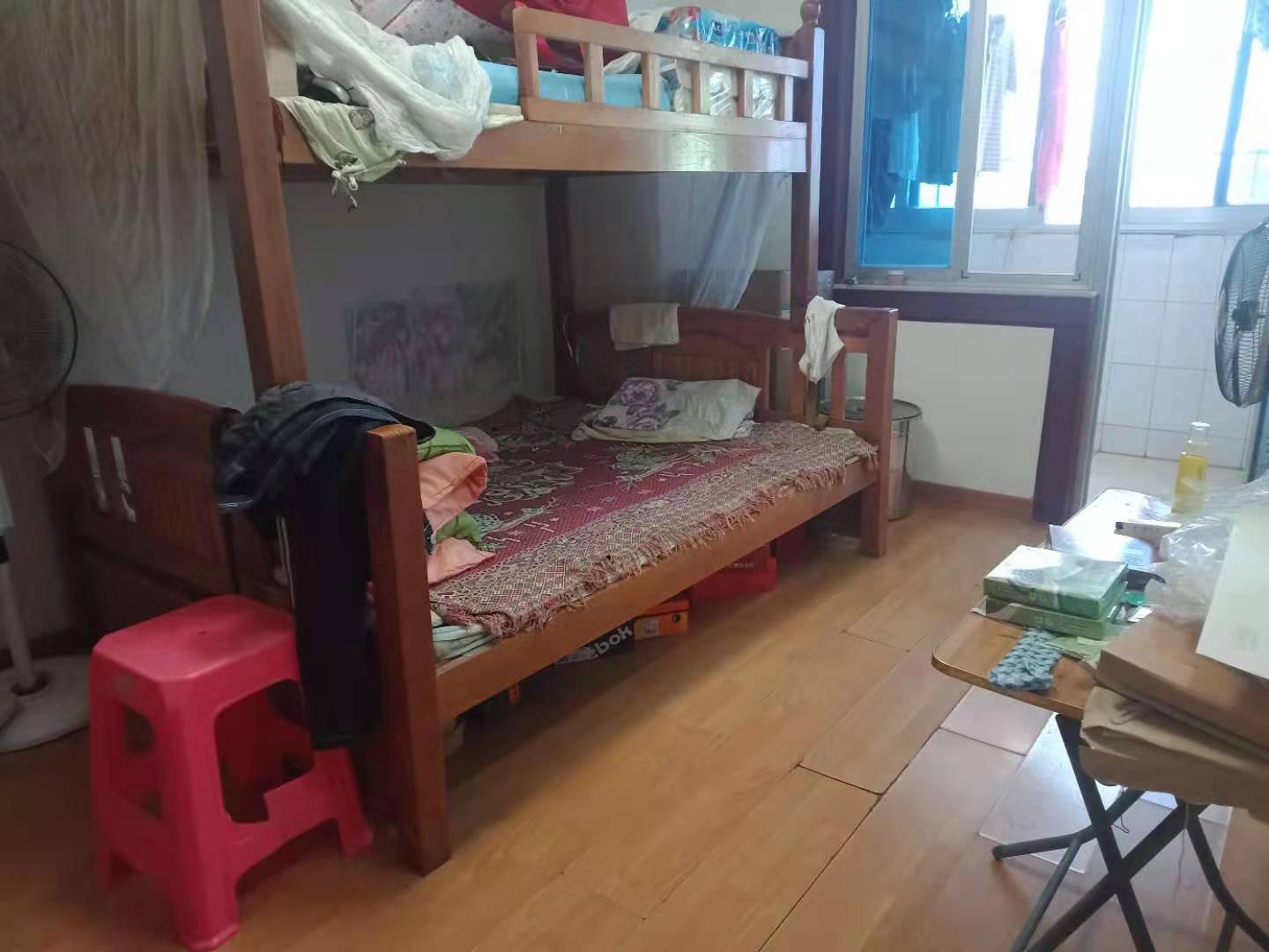 次卧1