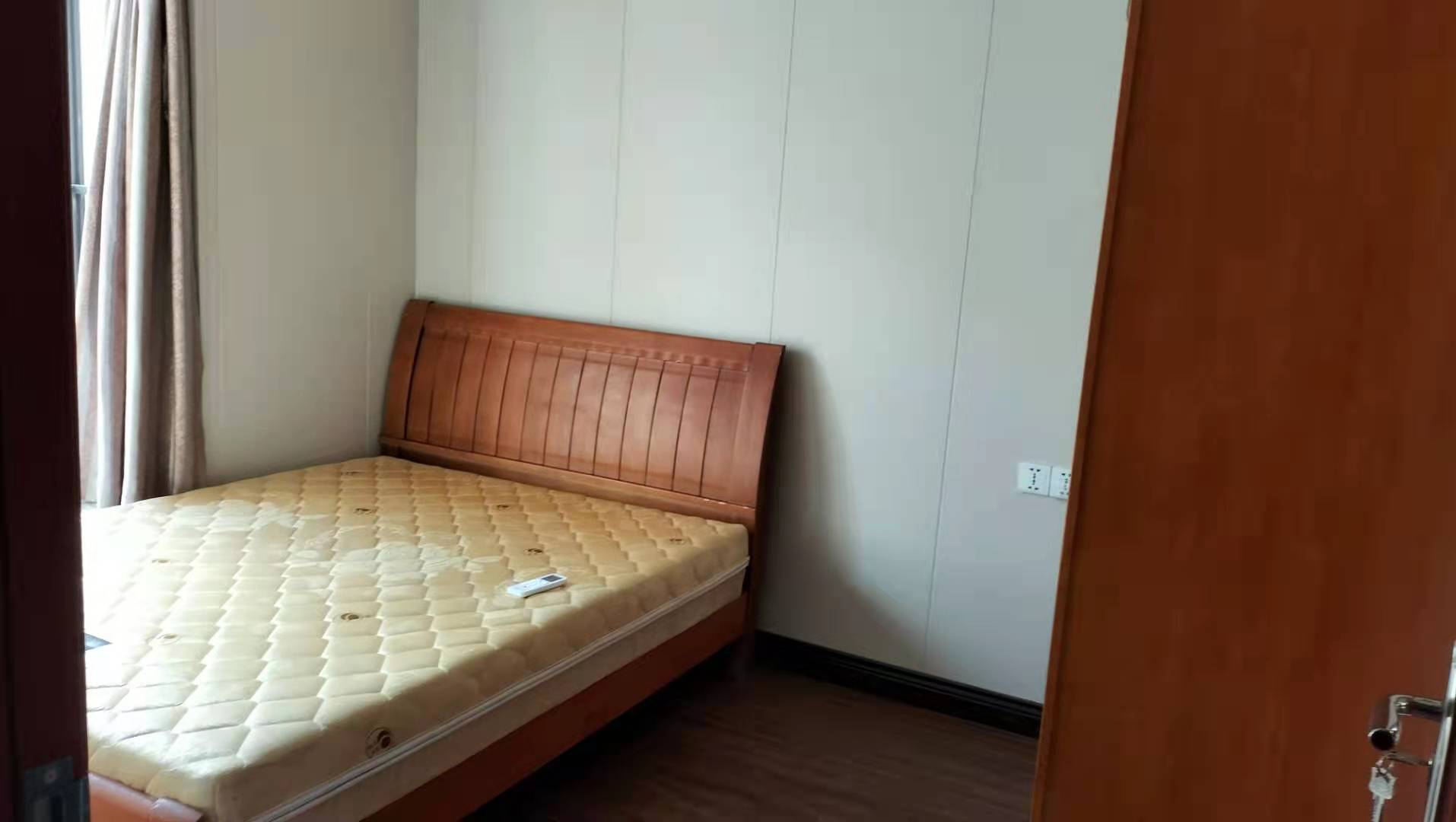 次卧1