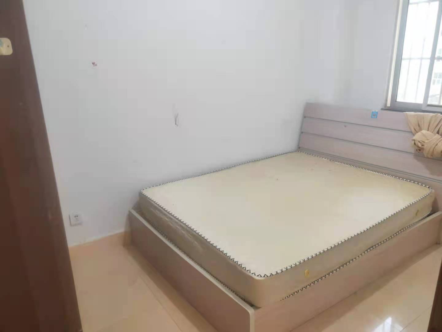 次卧2