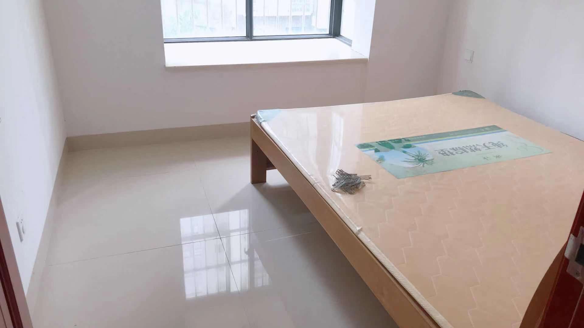 次卧