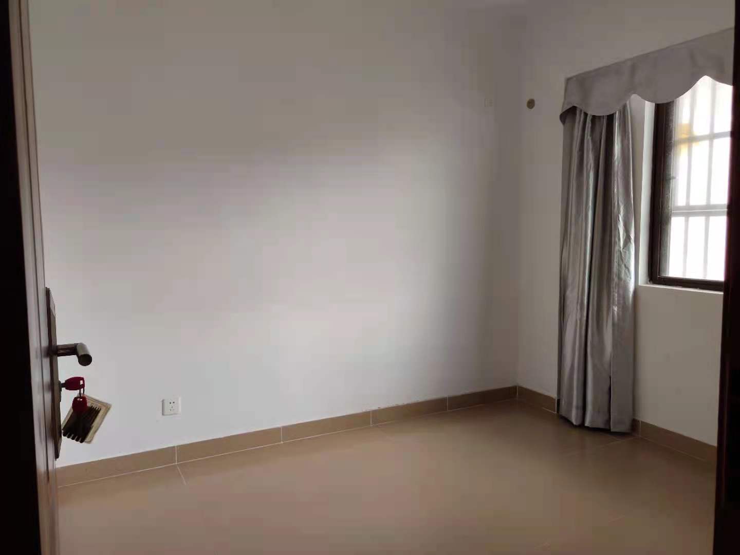 次卧1
