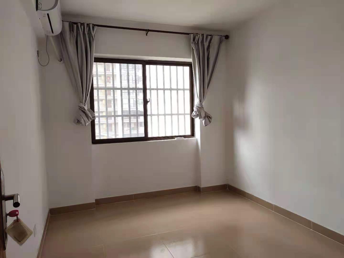 次卧2