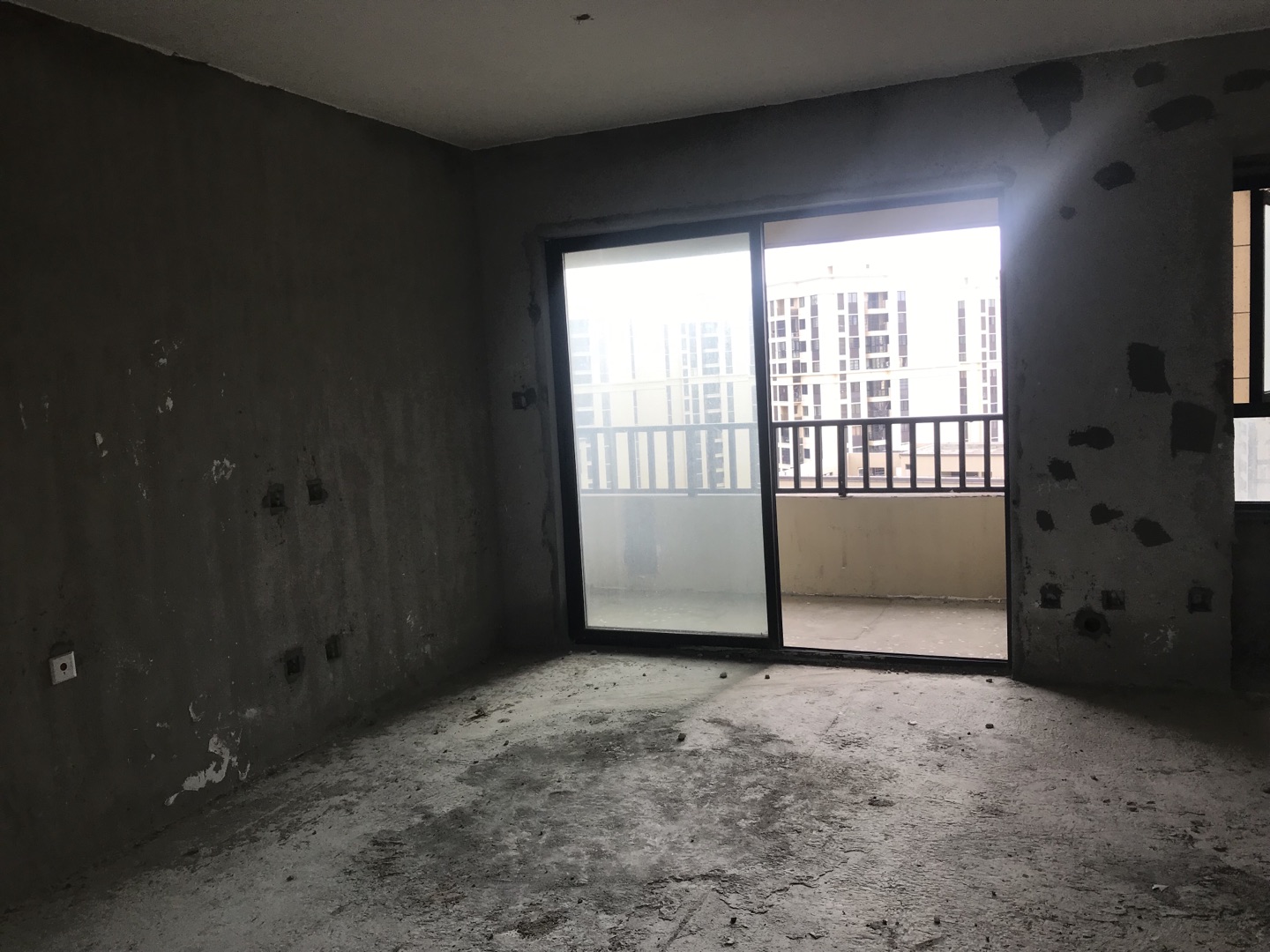 绿地海德公馆业主刚刚装修拎包入住