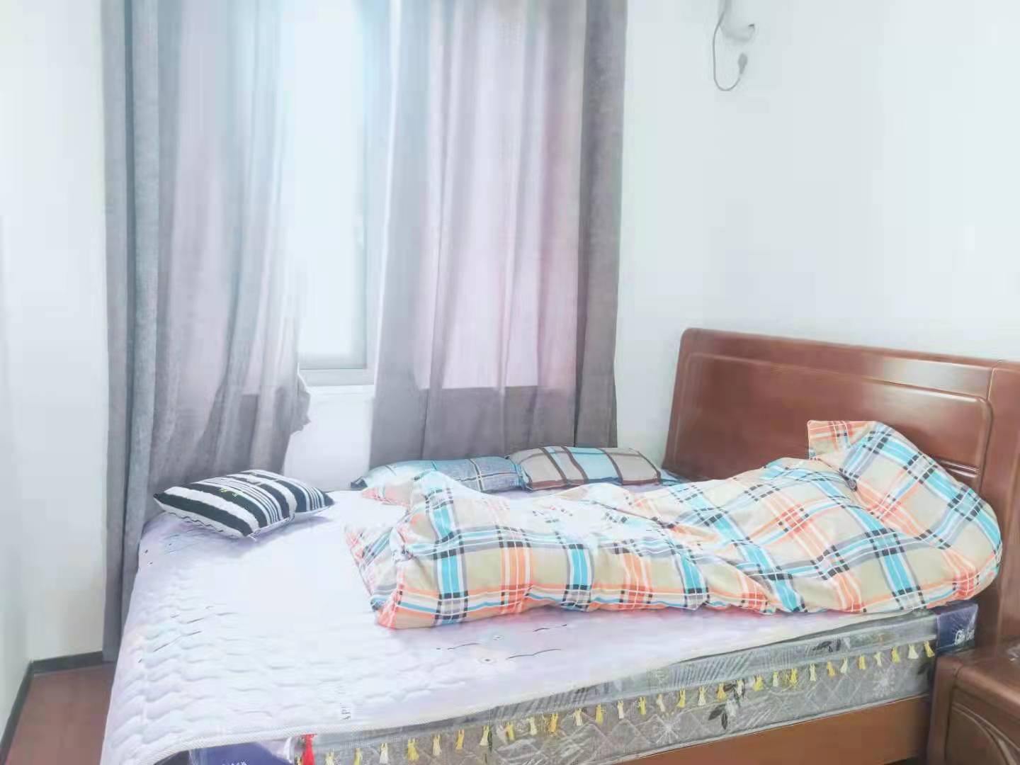 次卧2