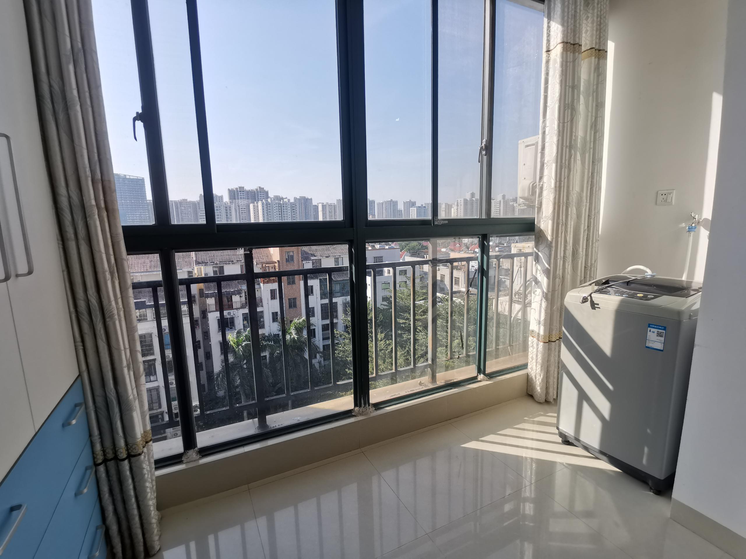 金茂滨江温泉 精装温馨一房 环境好 生活方便