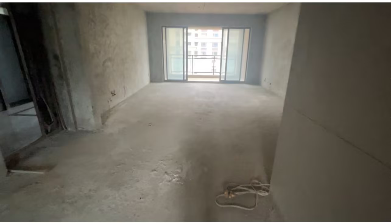 远大购物广场旁 三弦慧府毛坯4房 南北通透小区环境好
