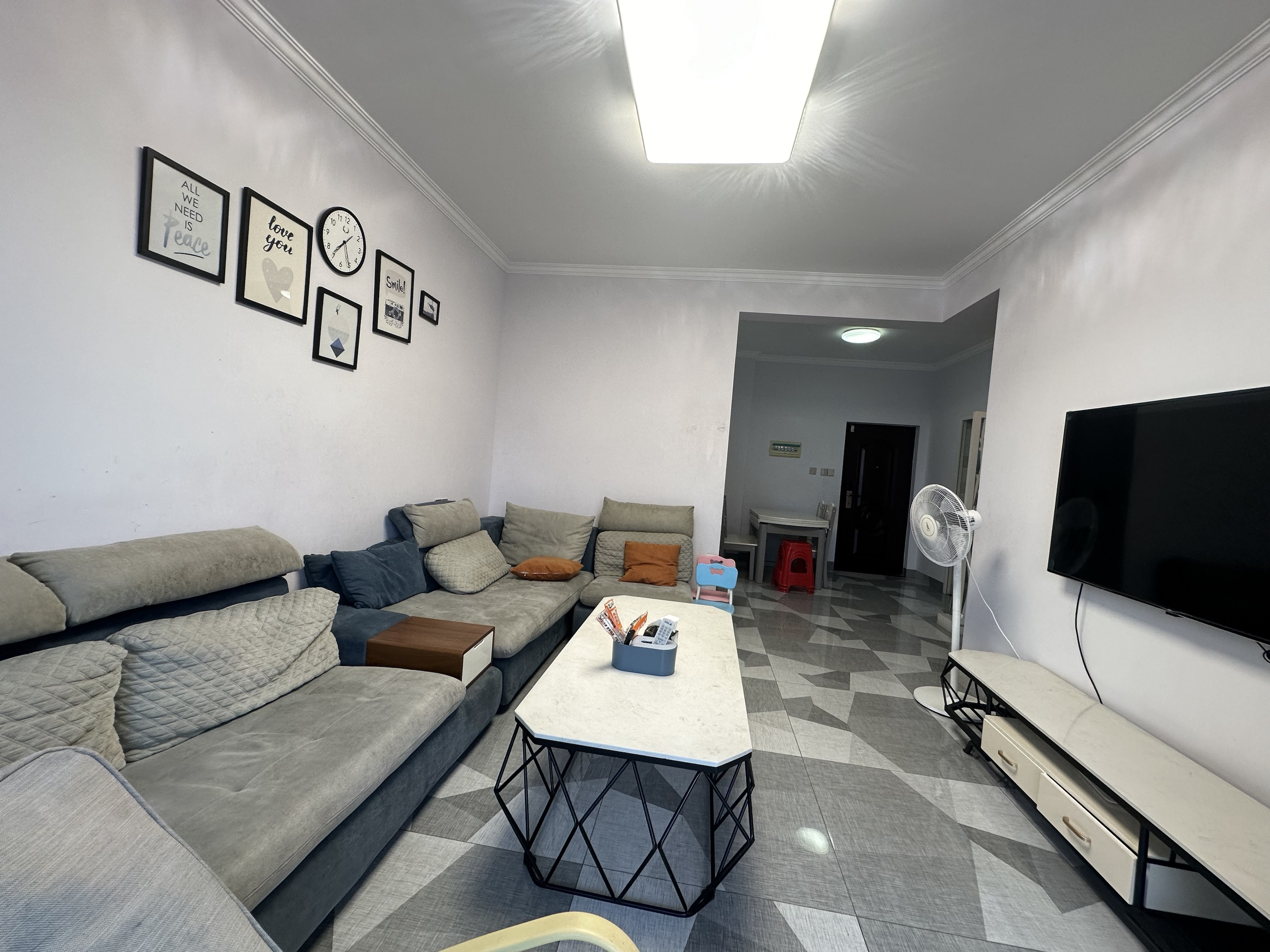 万达商圈 鑫海华庭80平精装2房 122万