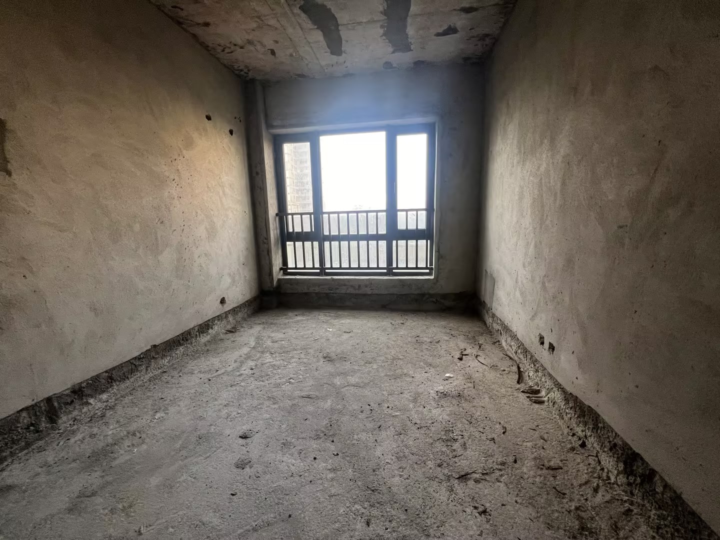 次卧