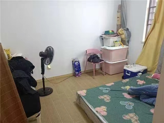次卧