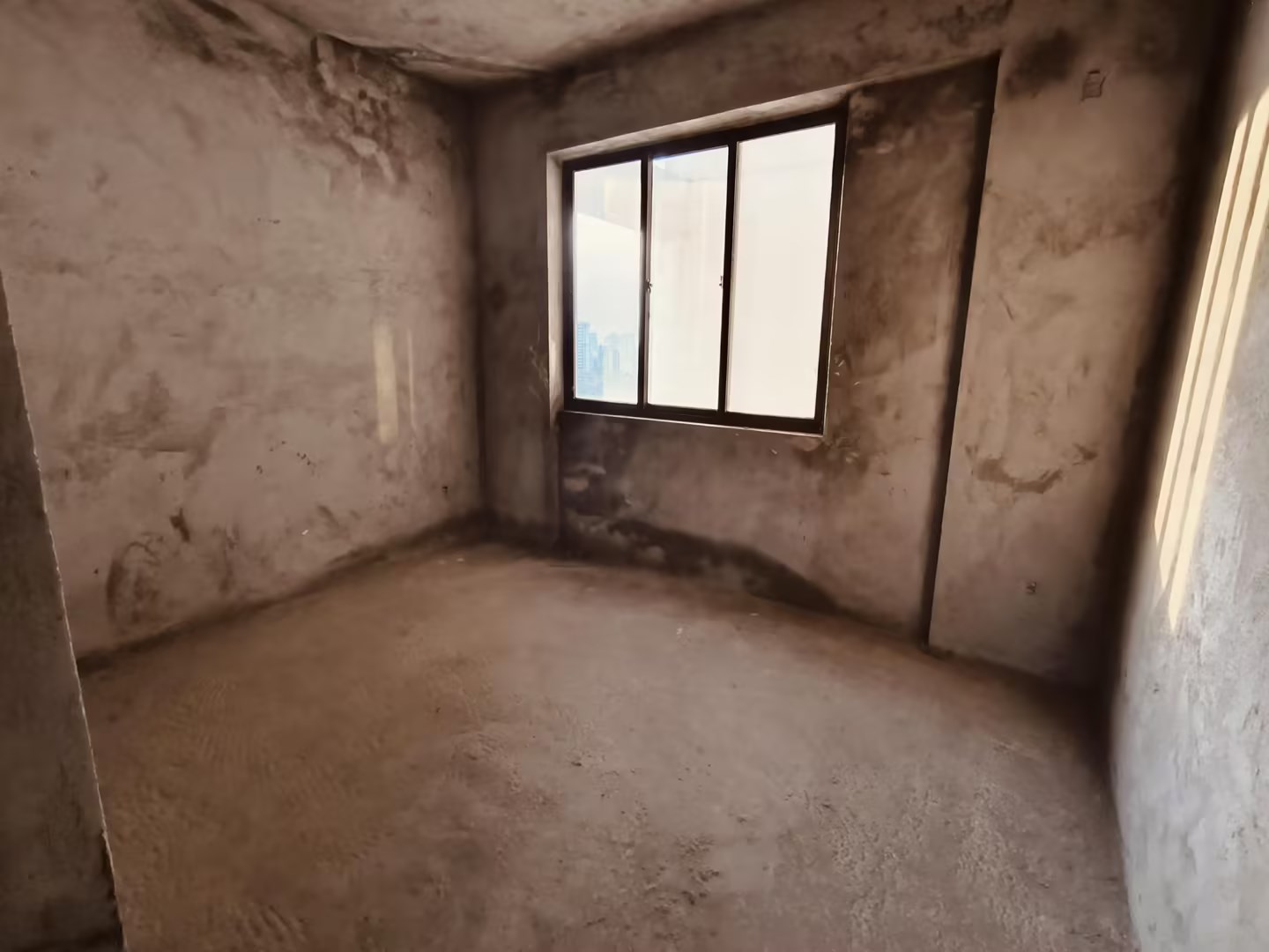 次卧