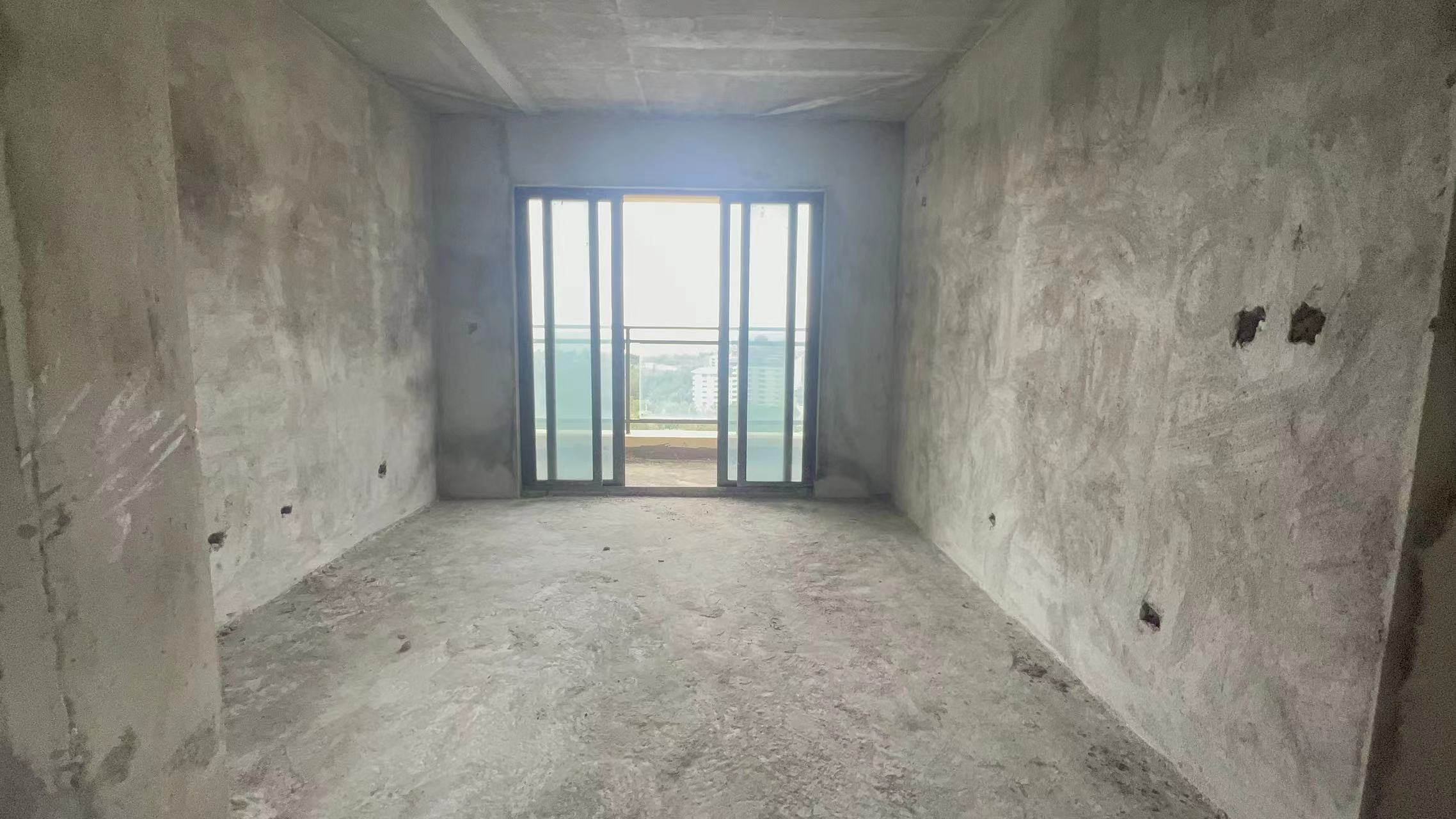 西海岸 博泰海畔澜廷南北通透毛坯2房 急售