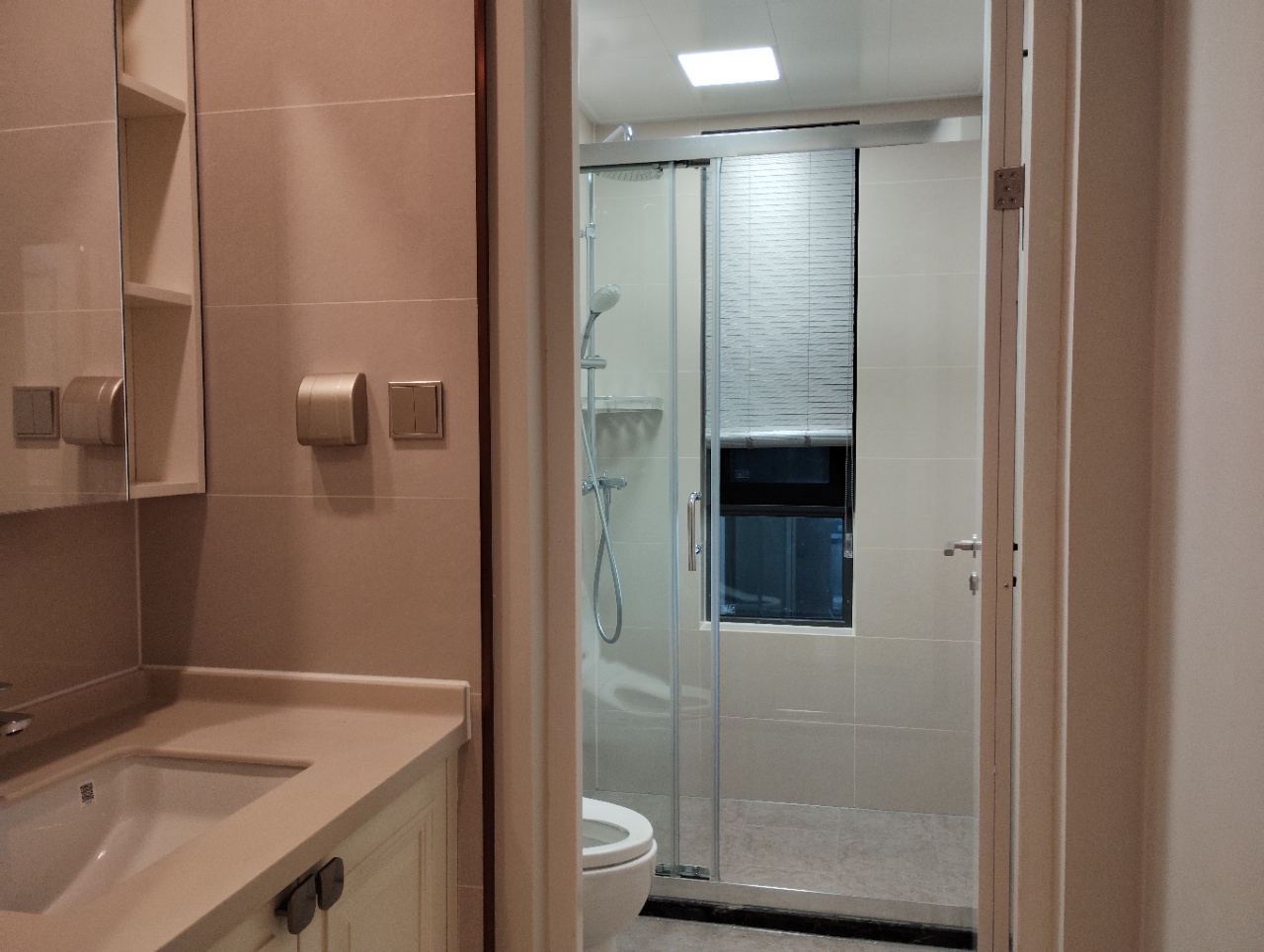 卫生间1