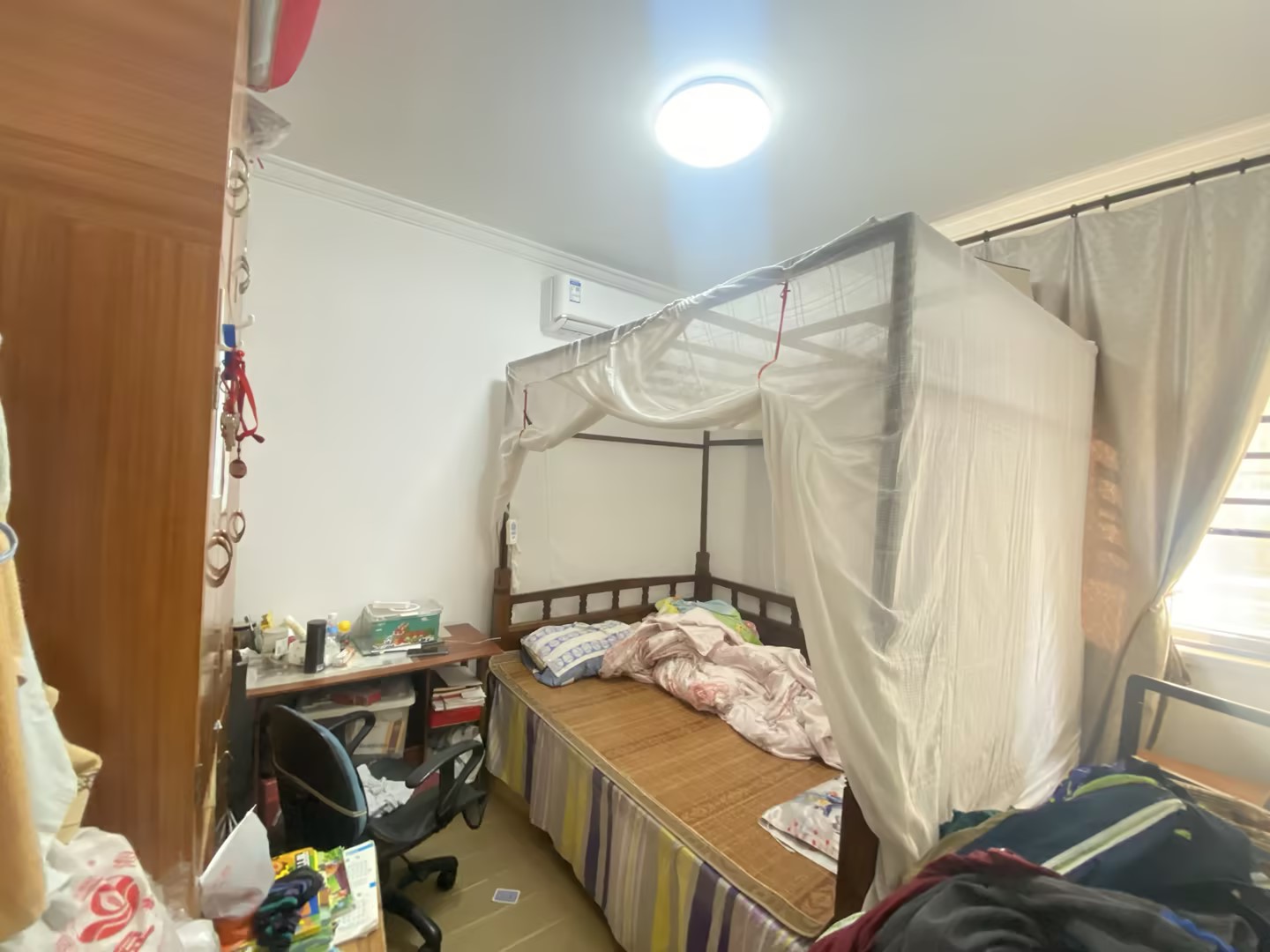 次卧