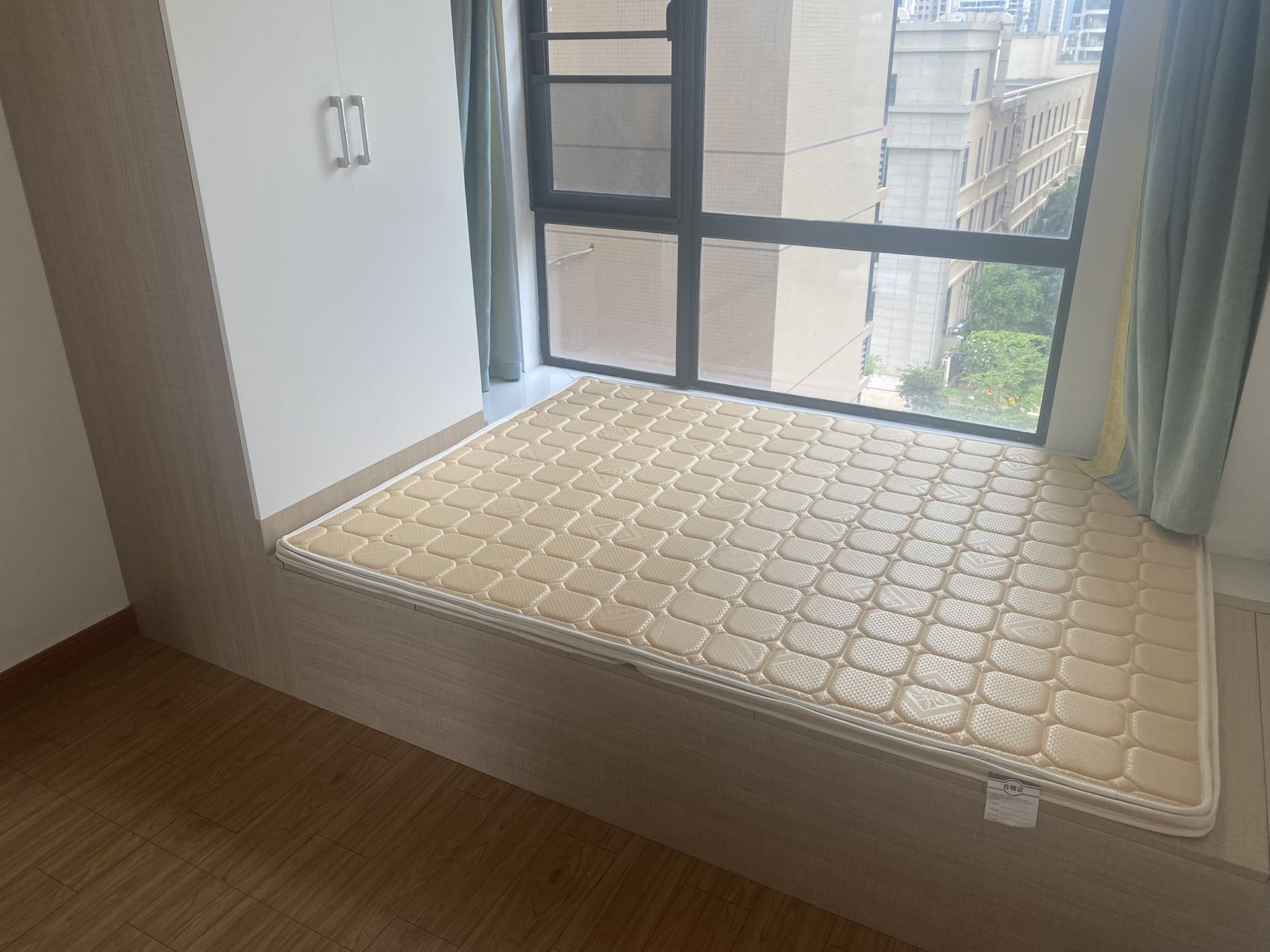 次卧2