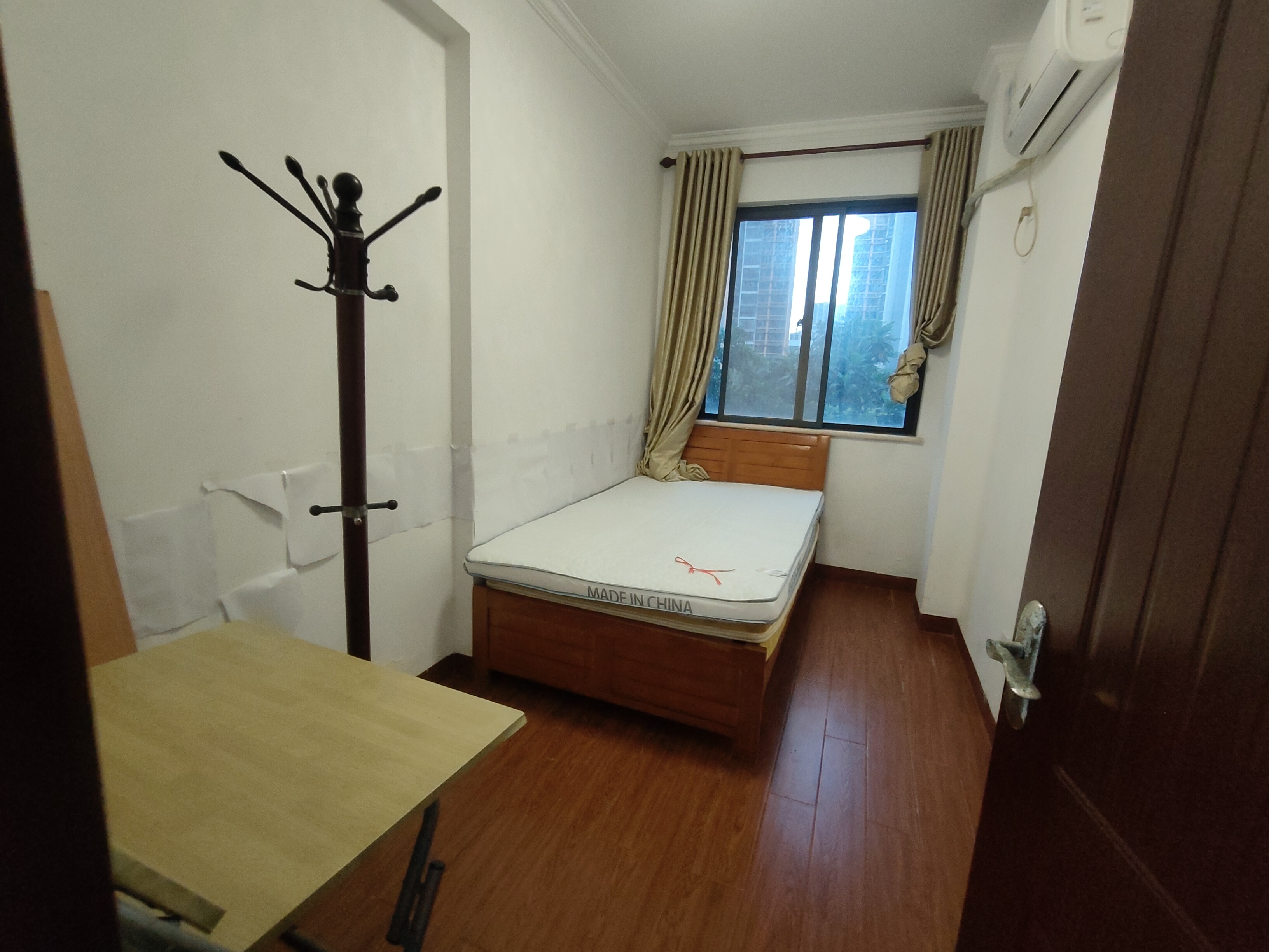 次卧2