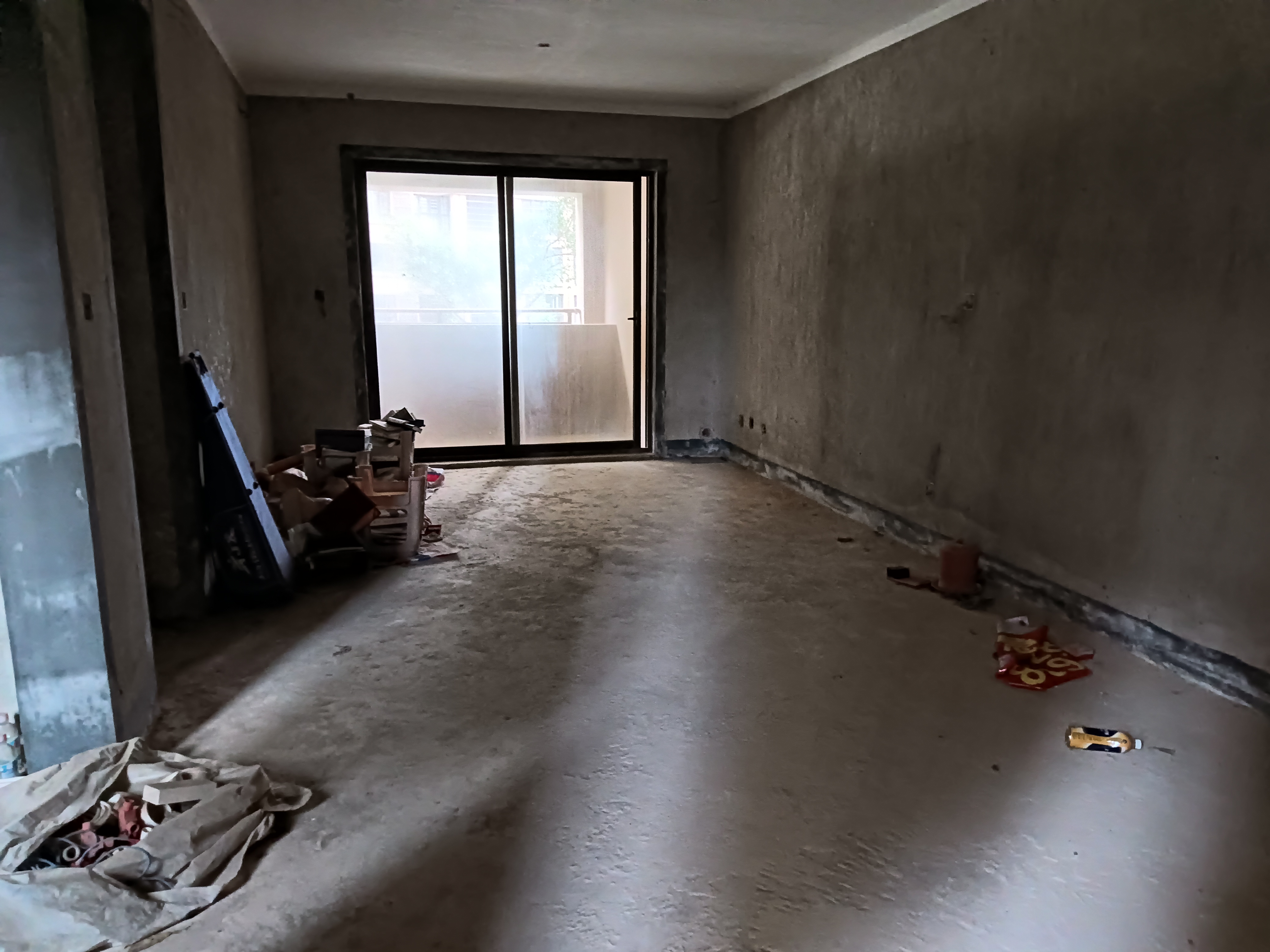 绿地海森林 南北通透 3房2卫 随时看房
