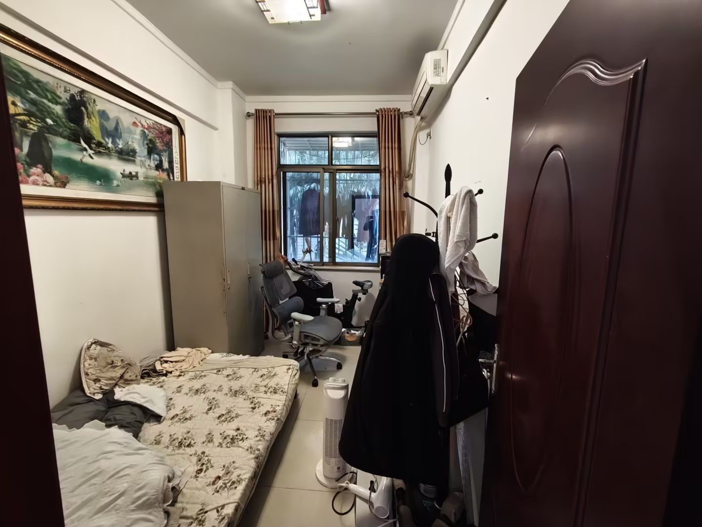次卧