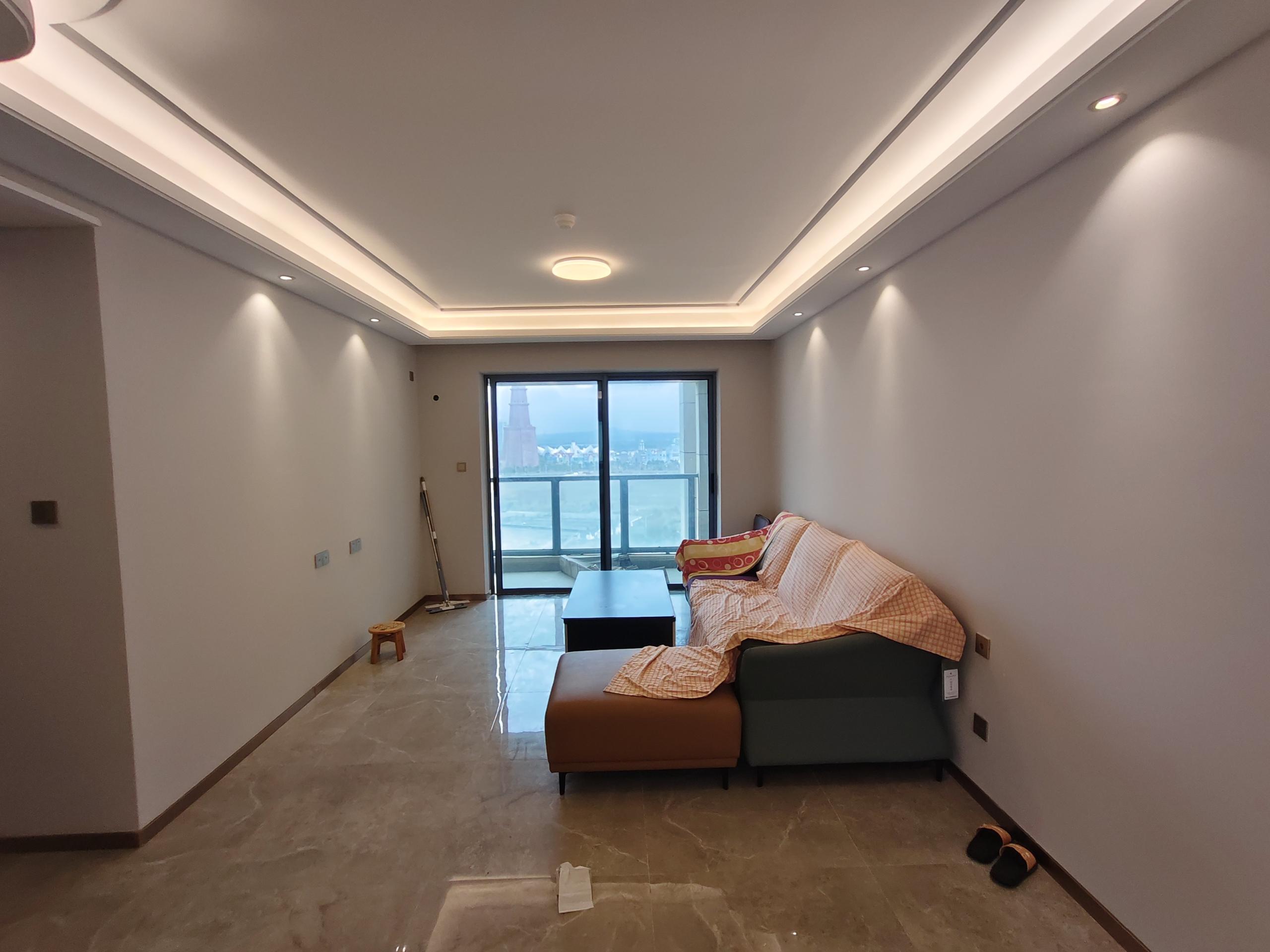 宝龙城 精装三房 家具齐全 看房方便