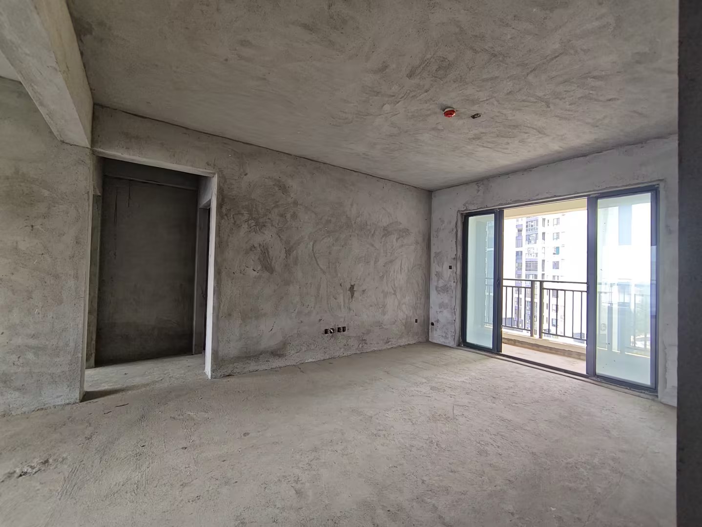 新出好房 锦地翰城四期 毛坯3房出租