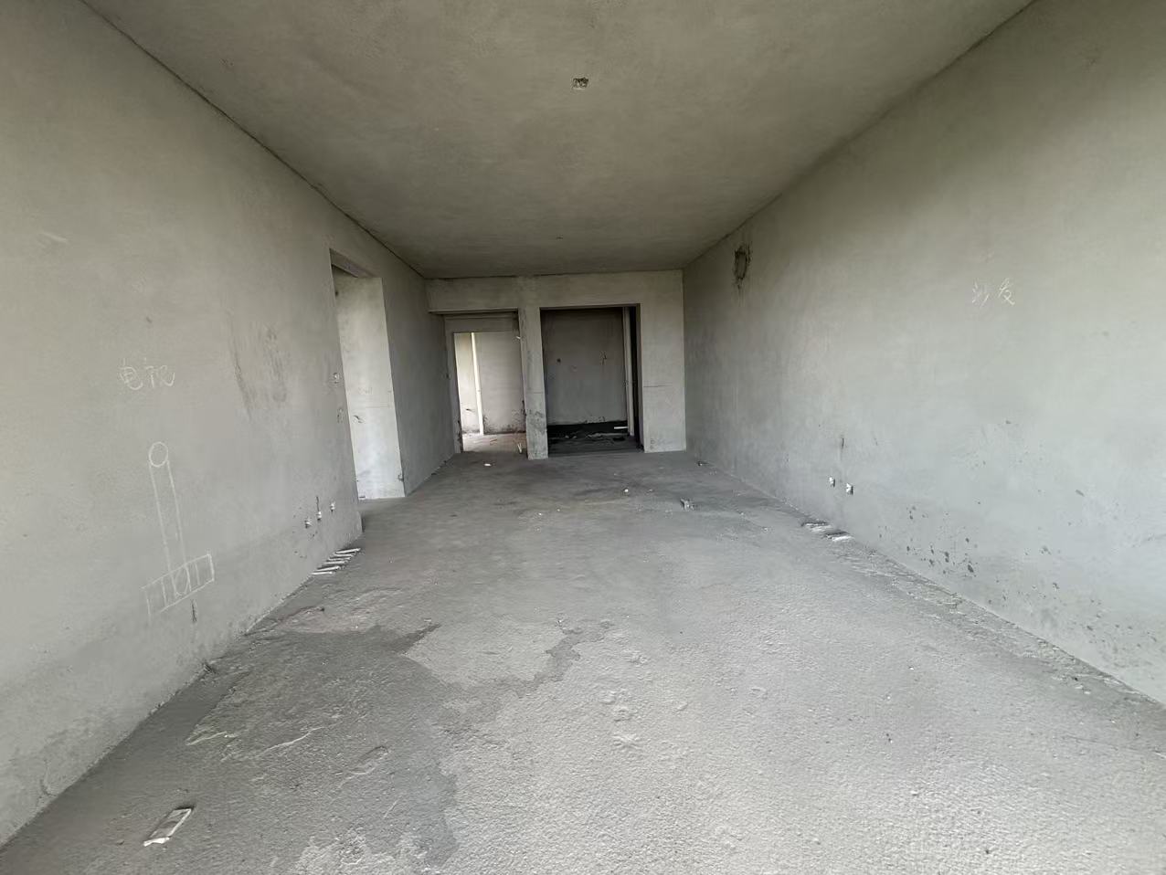 五源河公寓D区 毛坯3房2卫 随时看房