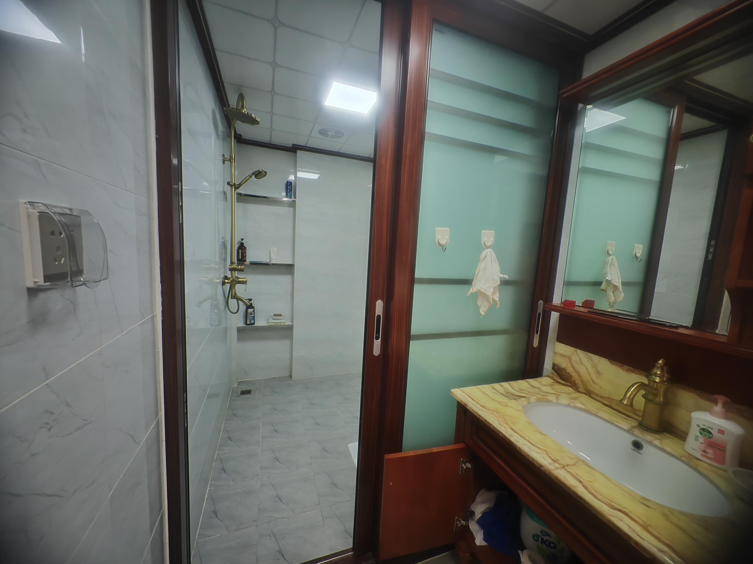 卫生间1