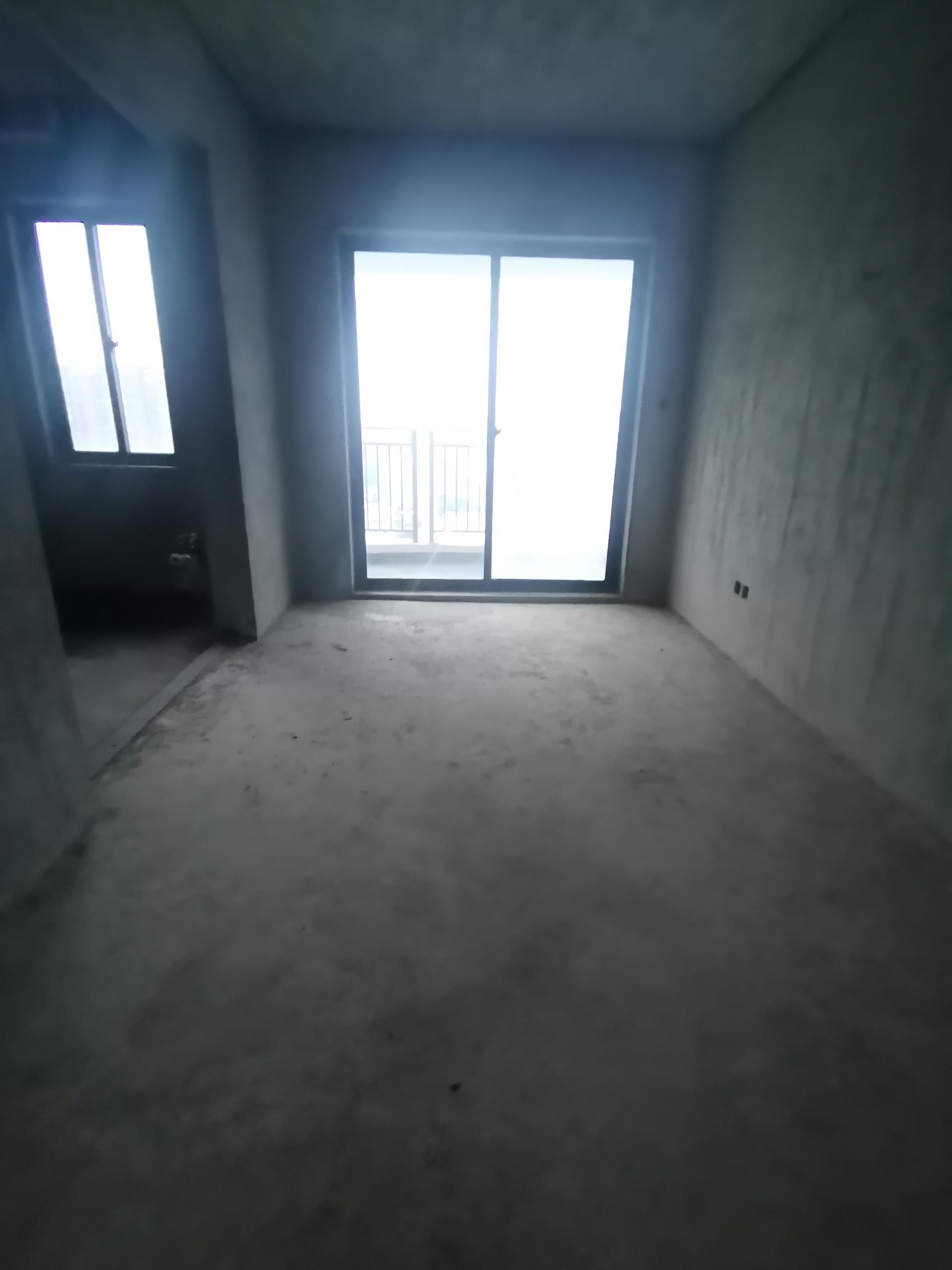 锦地翰城四期 毛坯房出售