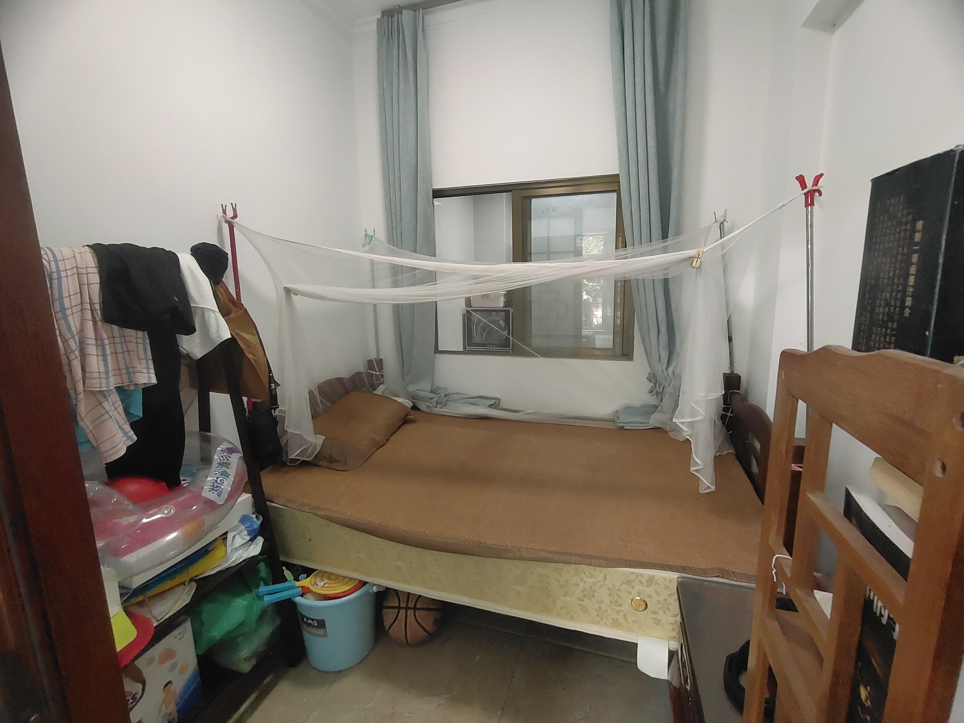 次卧