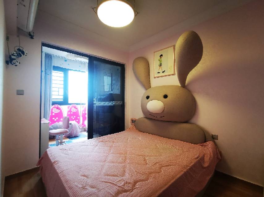 次卧