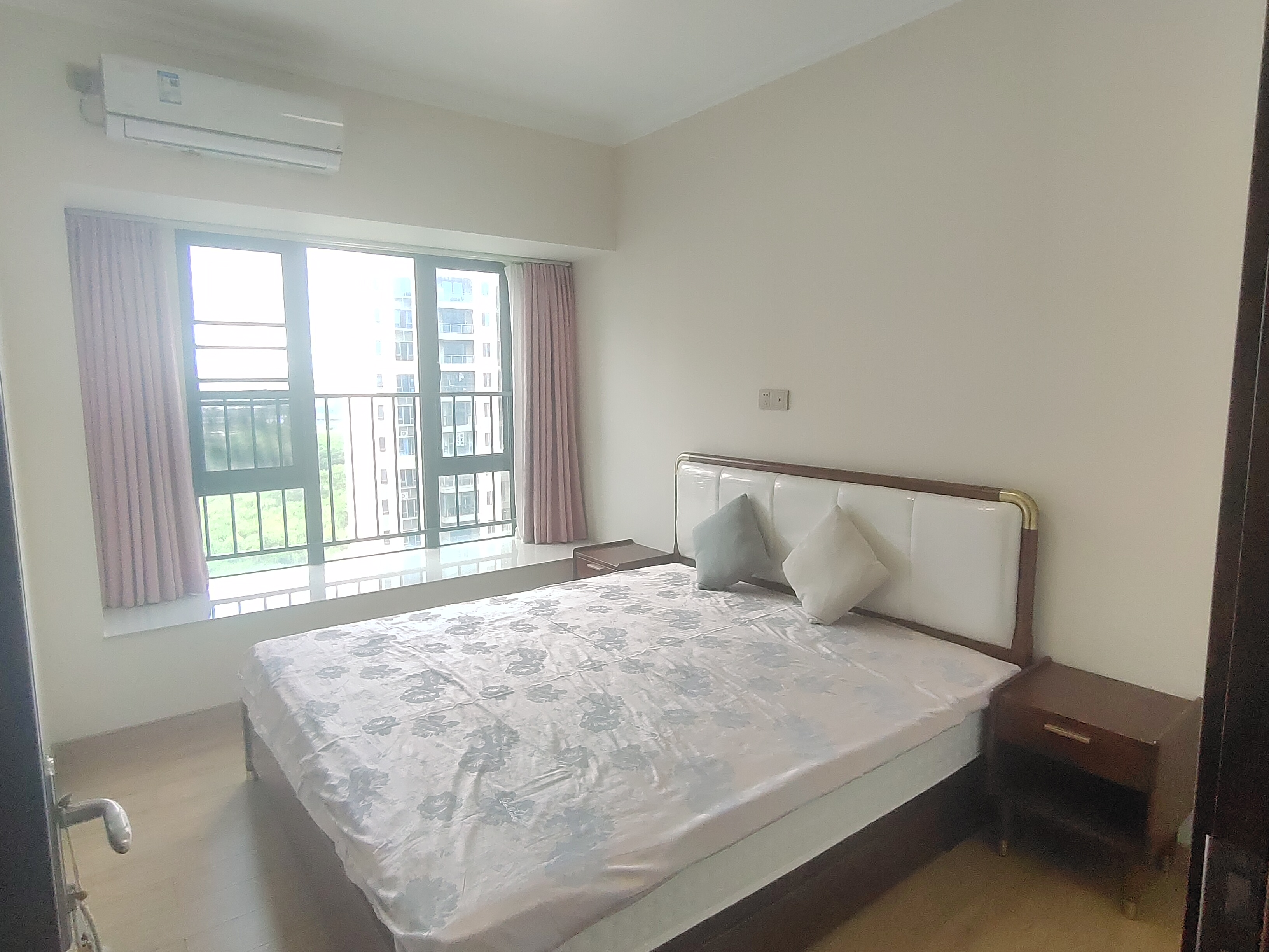 次卧