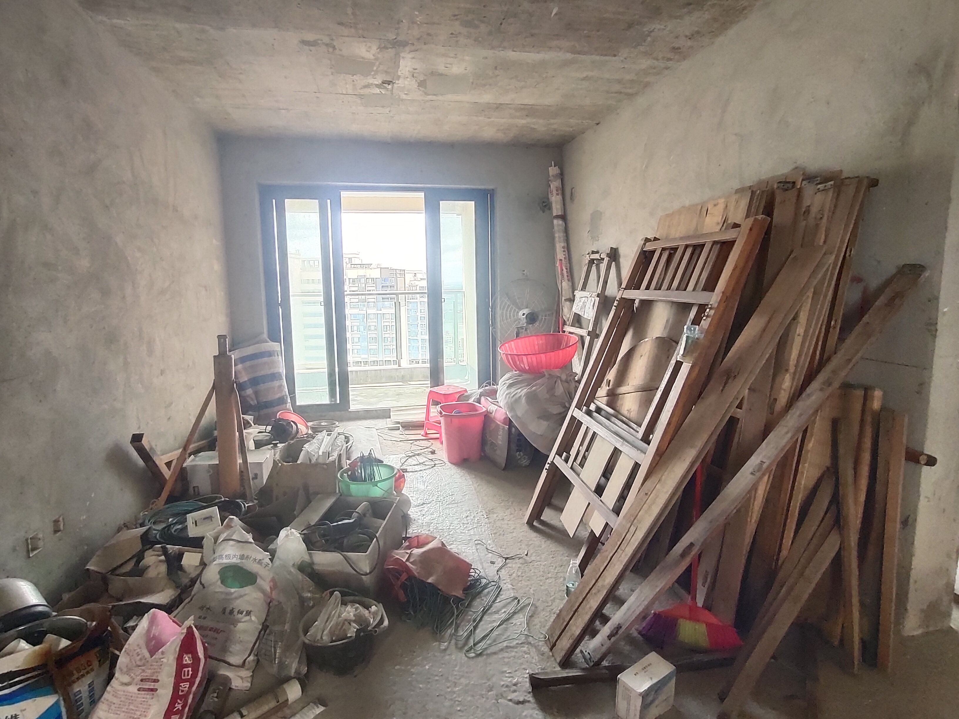 万达广场 骏豪仕家毛坯3房2厅2卫 满五唯一 随时看