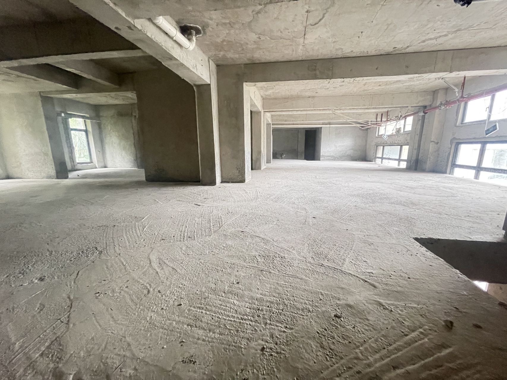 伊泰三期 商铺毛坯复试 扩展面积230平
