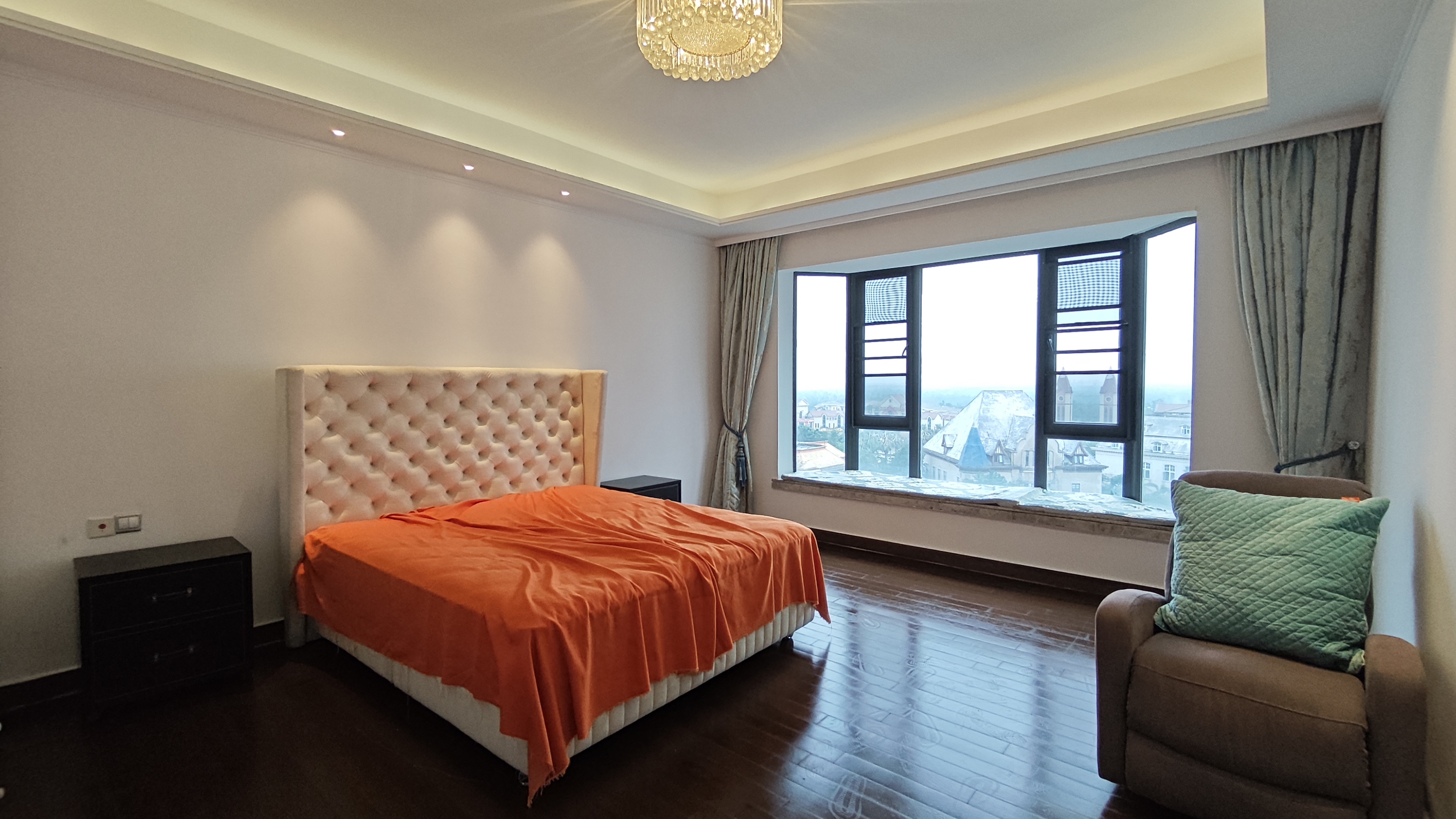 主卧