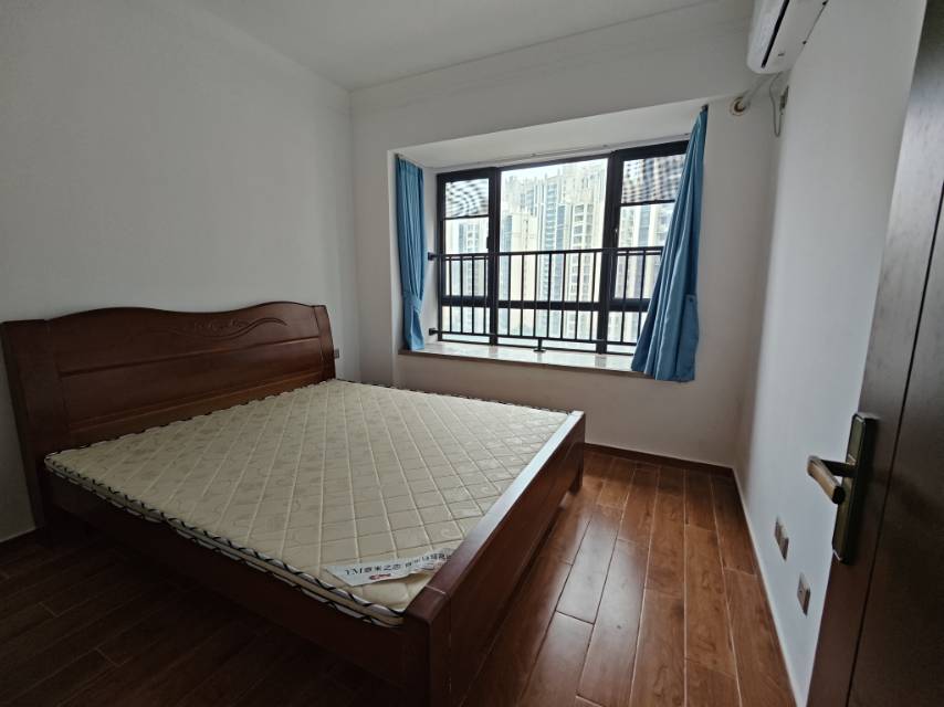 主卧