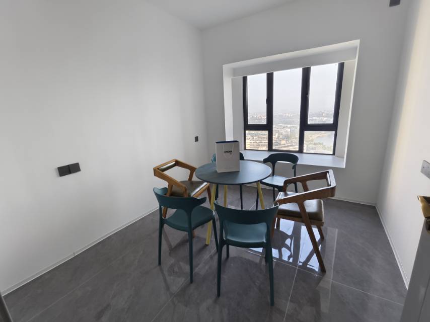 次卧