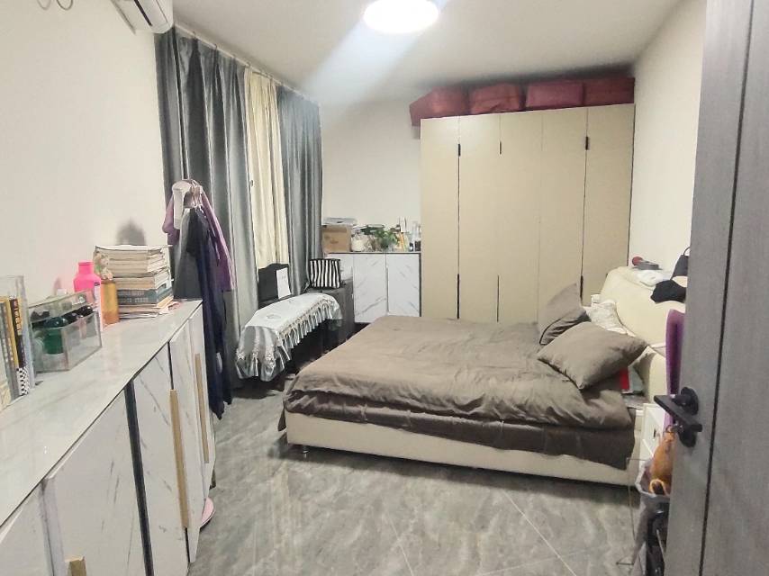 次卧